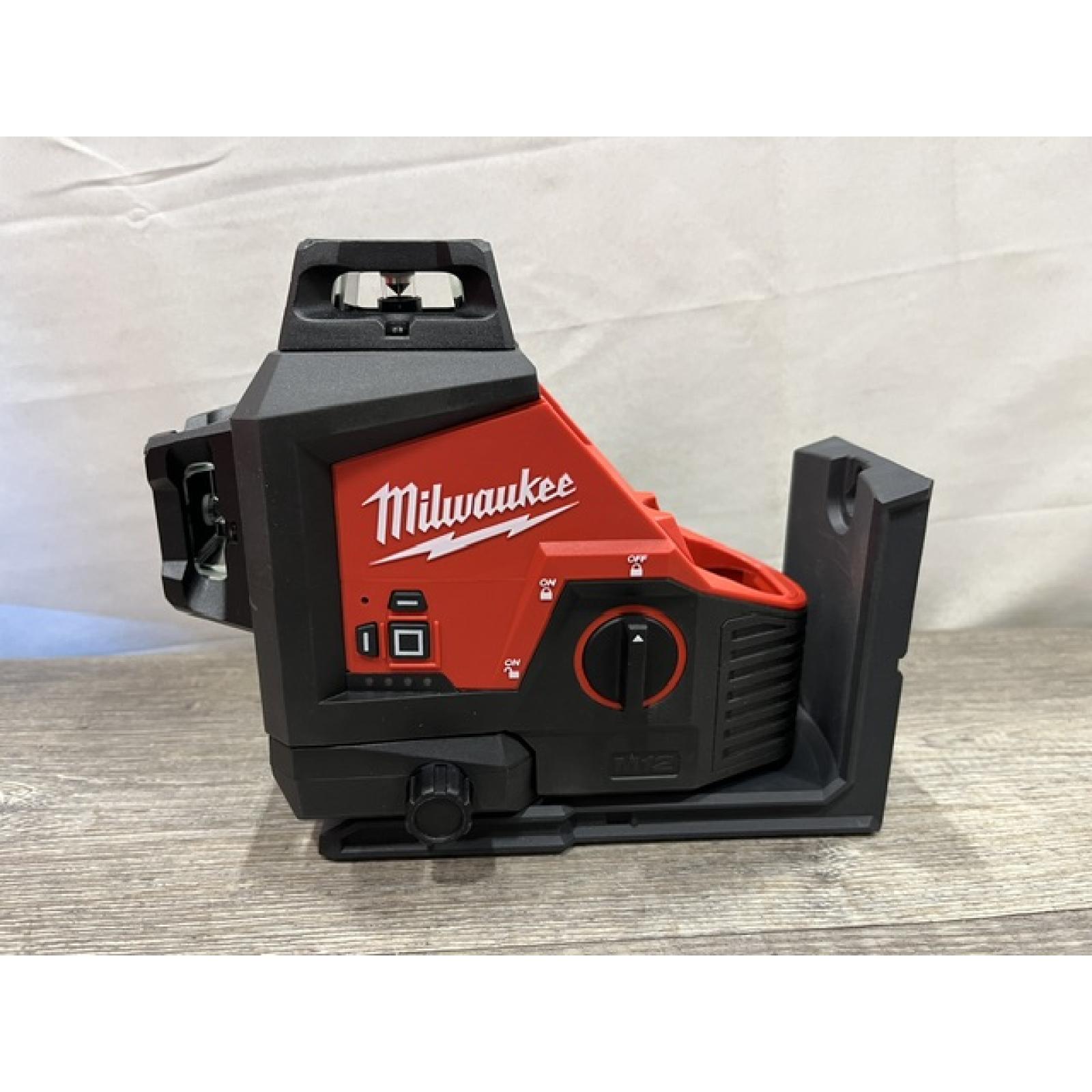 AS-IS Milwaukee 12-Volt Lithium-Ion Cordless Green 250 ft. 3-Plane Laser Level Kit