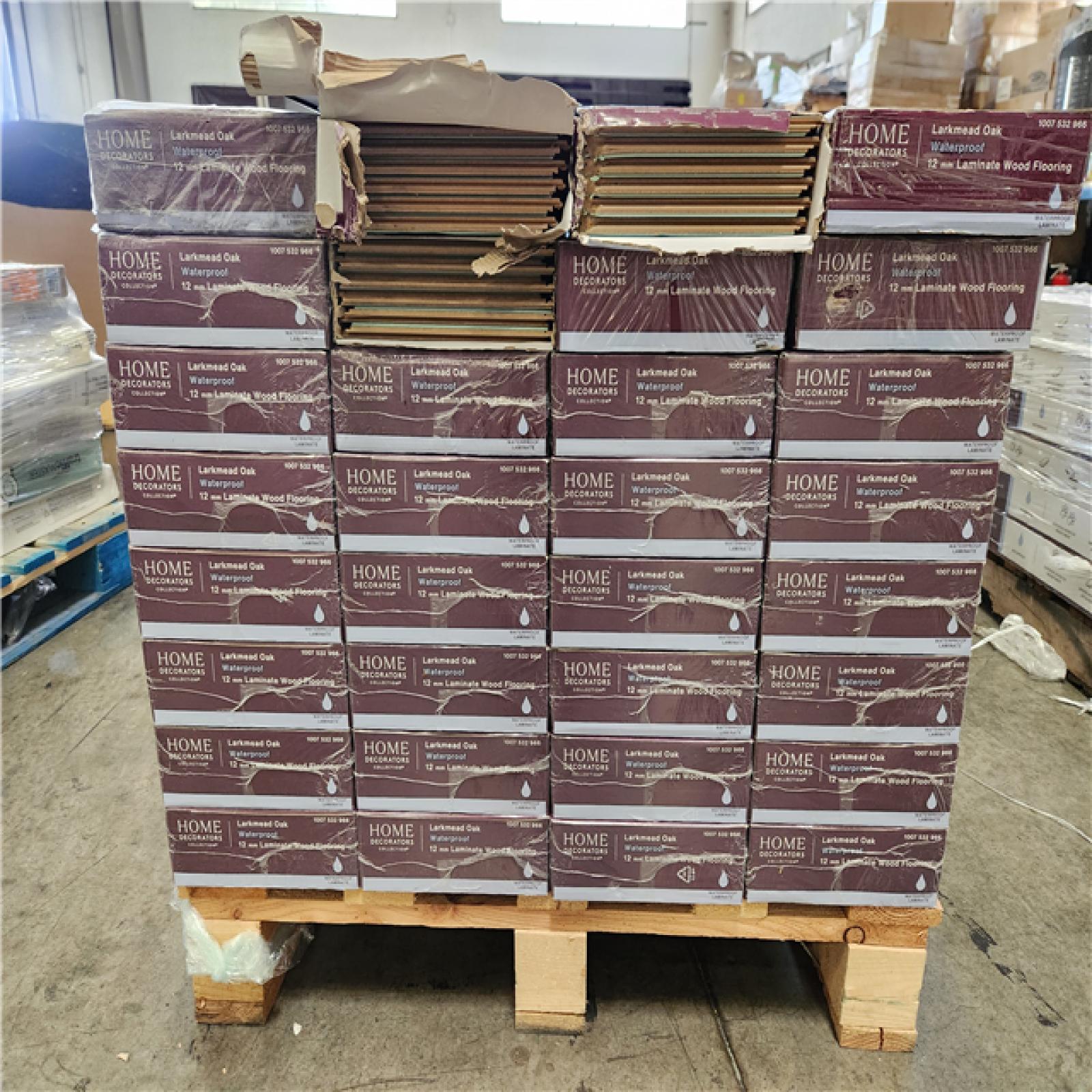 Phoenix Location AS-IS Home Decorators Collection Larkmead Oak 12mm T x 7.56 in. W Waterproof Laminate Wood Flooring (510 sq. ft./32 Case)