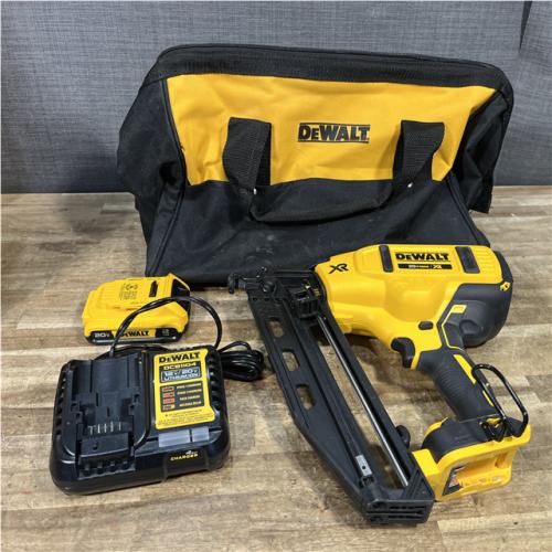 Houston Location AS-IS DEWALT 20V MAX XR 16-Gauge Electric Cordless Angled Finishing Nailer Kit