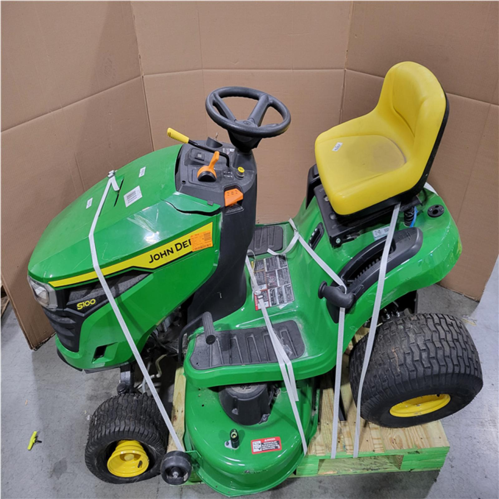CALIFORNIA AS-IS JOHN DEERE S100 SIT DOWN RIDING LAWN MOWER