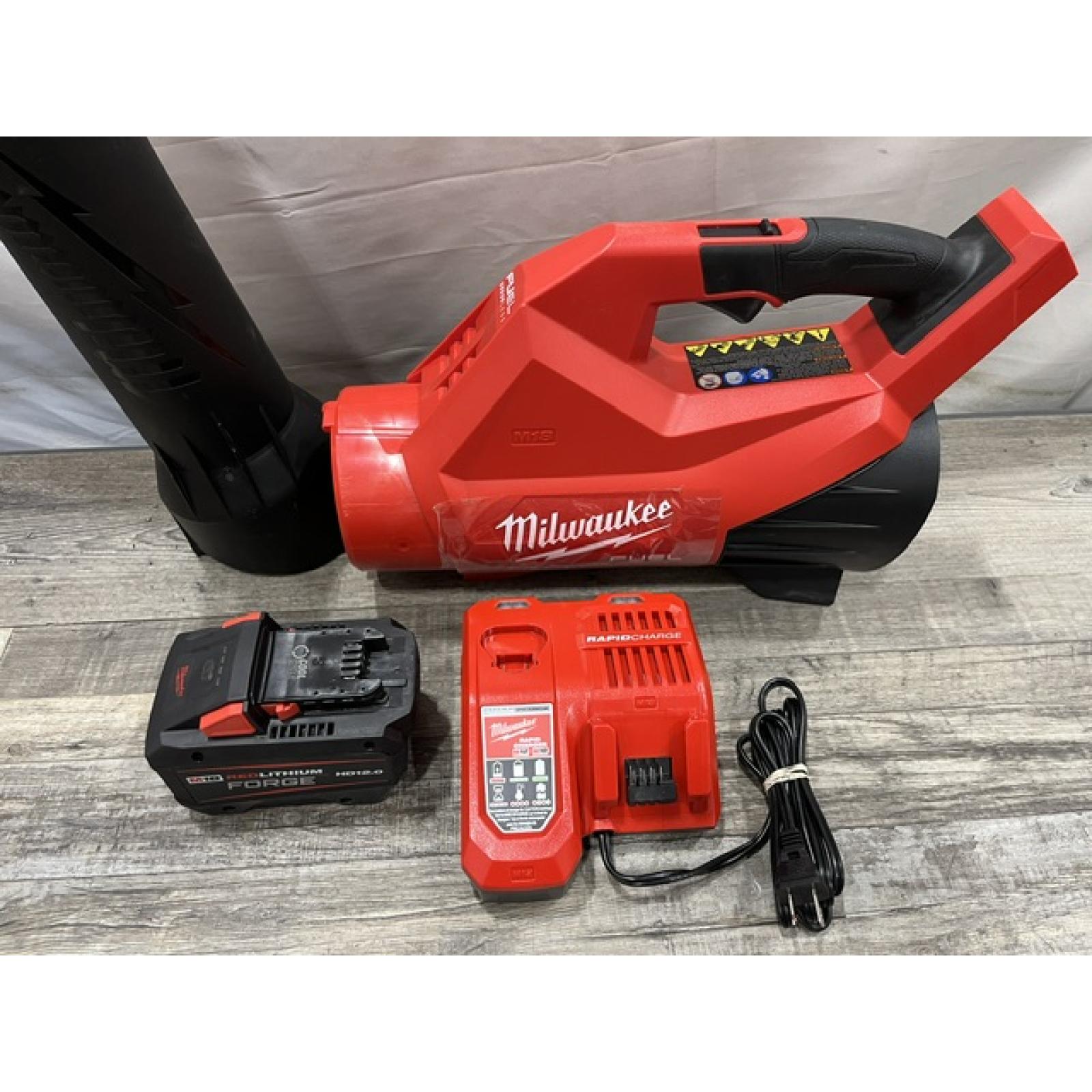 AS-IS Milwaukee FUEL 120 MPH 500 CFM 18V Brushless Cordless Battery Powered Leaf Blower Kit