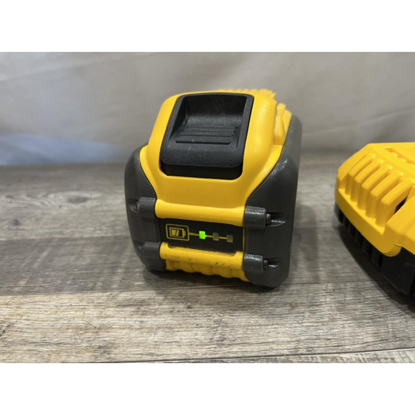 AS-IS DEWALT 20V/60V MAX FLEXVOLT Lithium-Ion 9.0Ah Battery and Charger Starter Kit