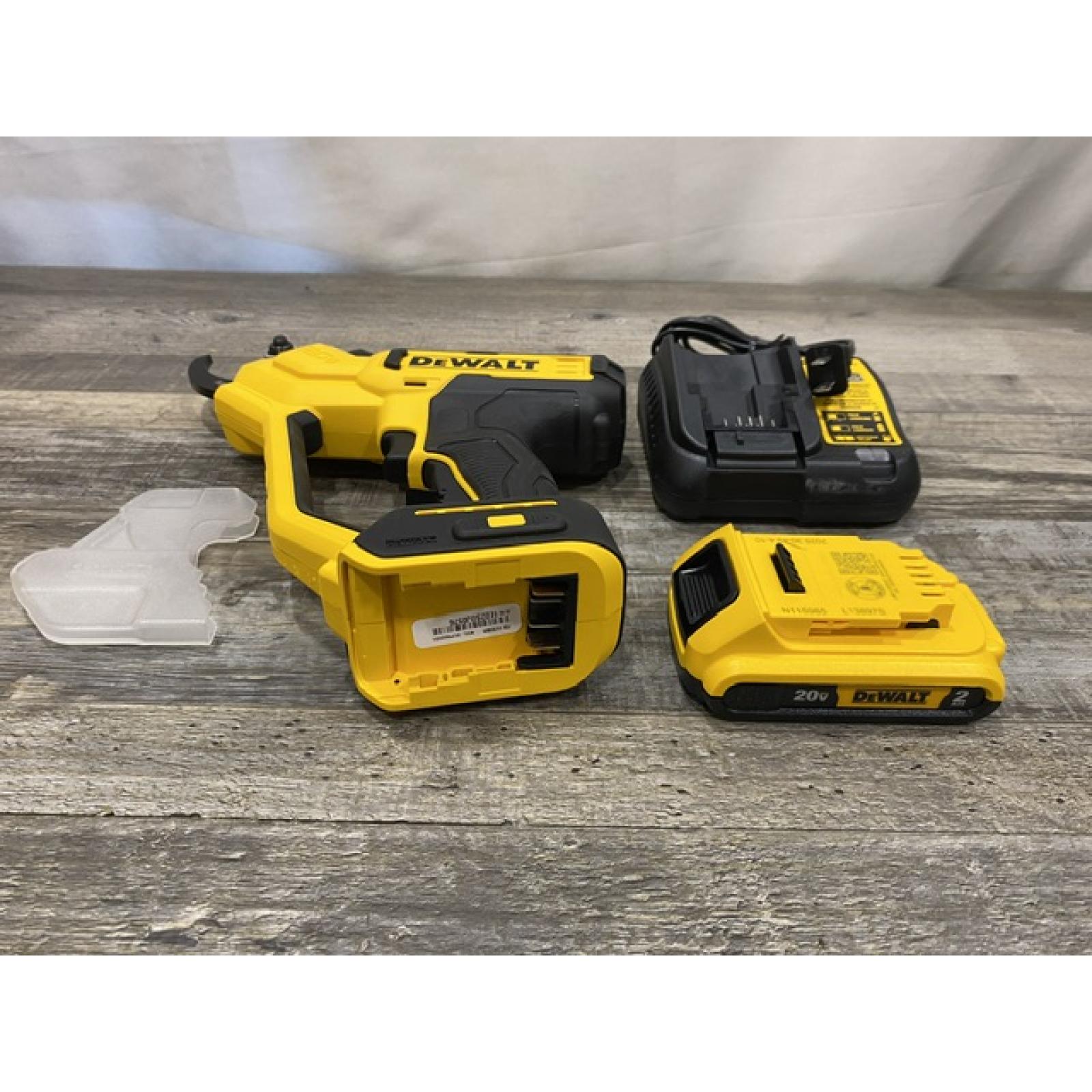 AS-IS DEWALT 20V MAX Cordless Battery Powered Pruner Kit