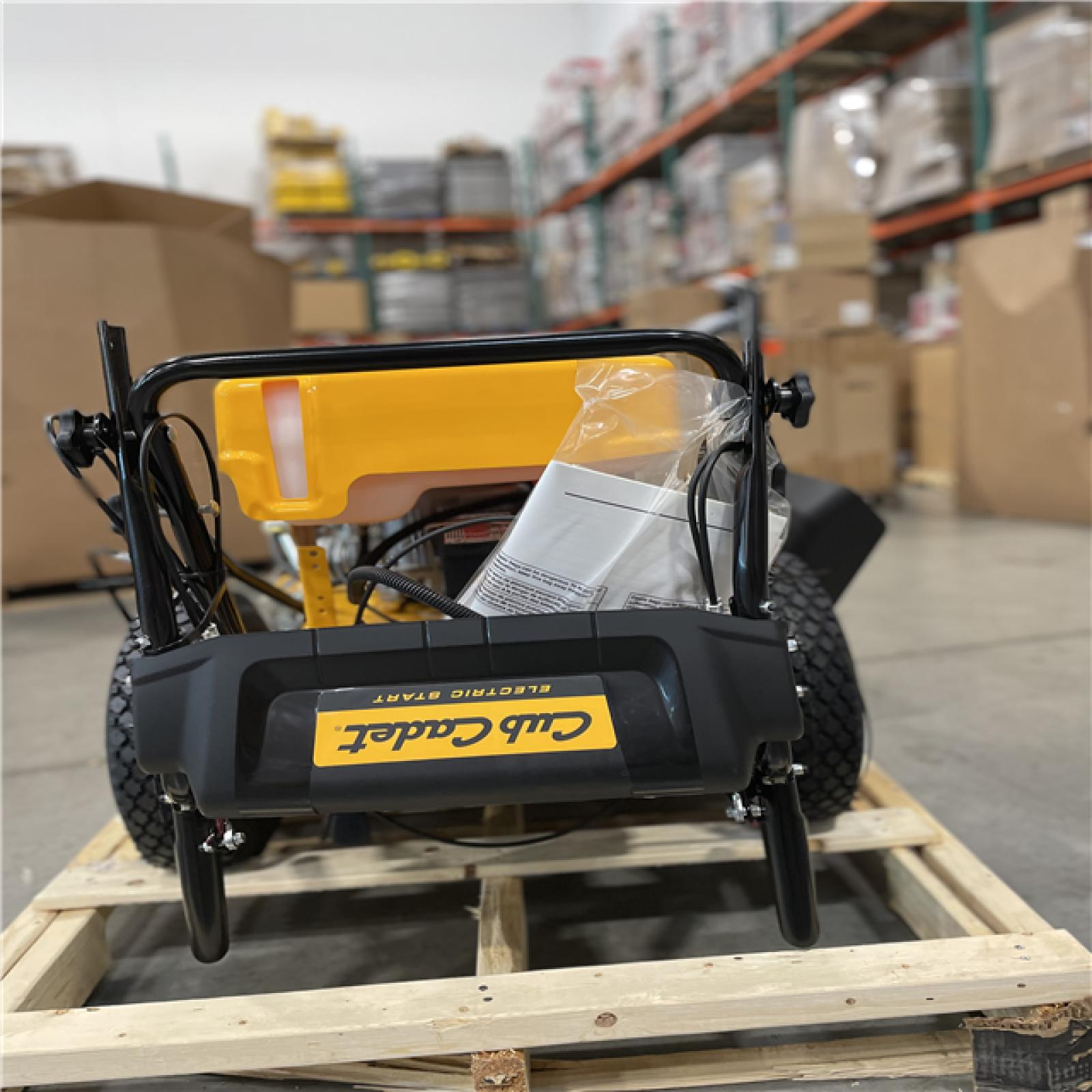 DALLAS LOCATION - CLUB CADET Lawn Mower 33 In Cutting Width 344 Cc Engine 2-blade