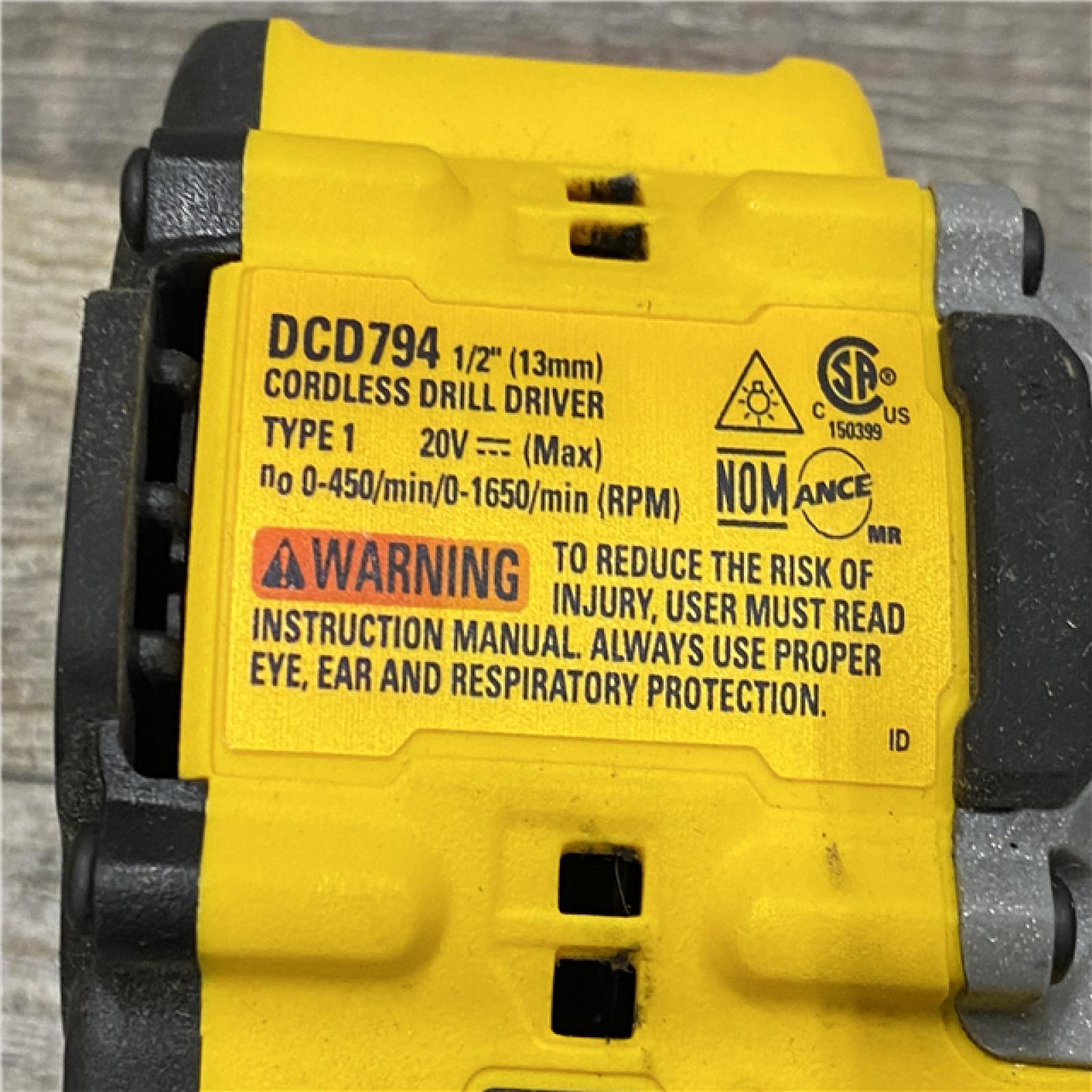 AS-IS DEWALT ATOMIC 20-Volt MAX Lithium-Ion Cordless Combo (2-Tool) Kit