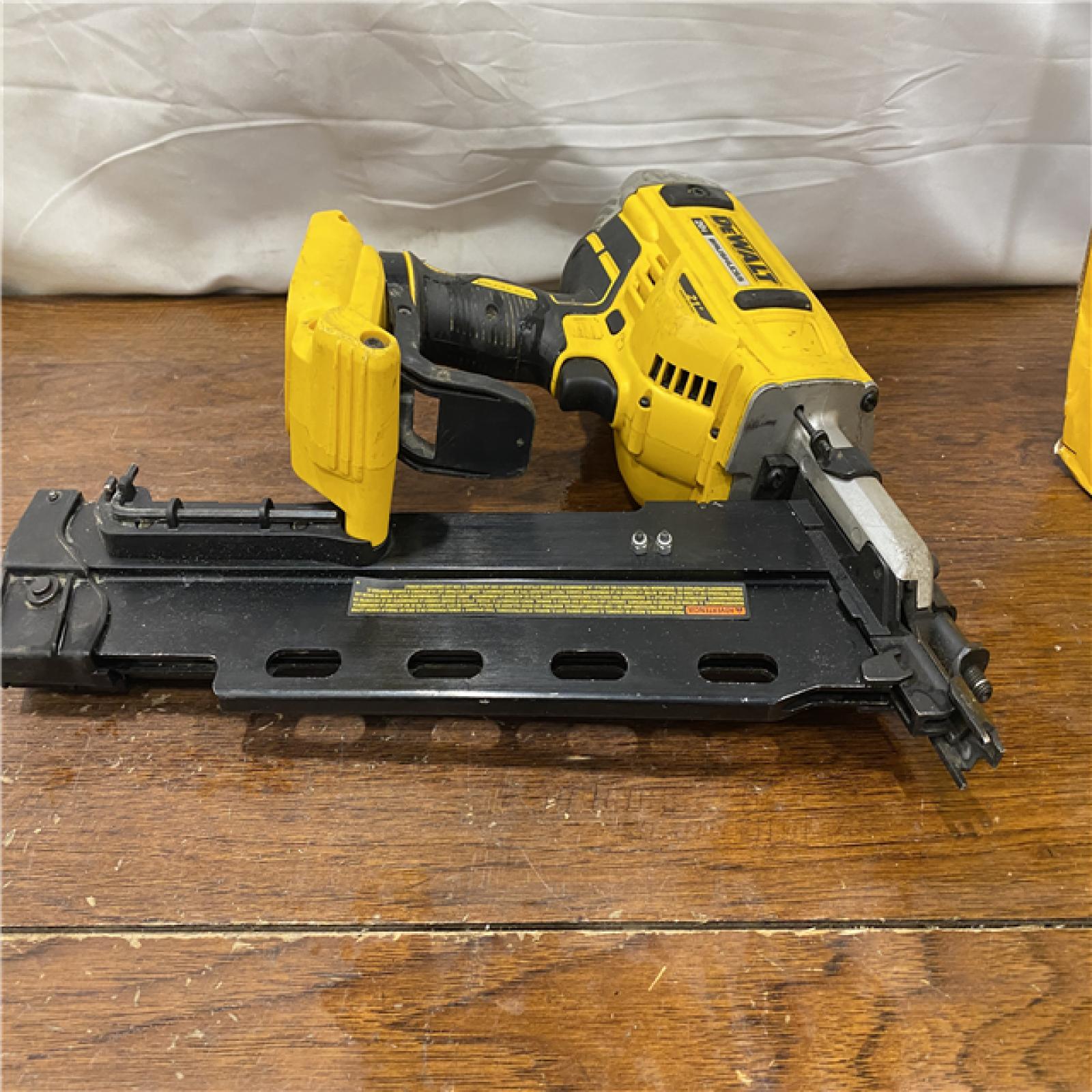 AS-IS DEWALT 20-Volt 21° Cordless Framing Nailer (Tool-Only)