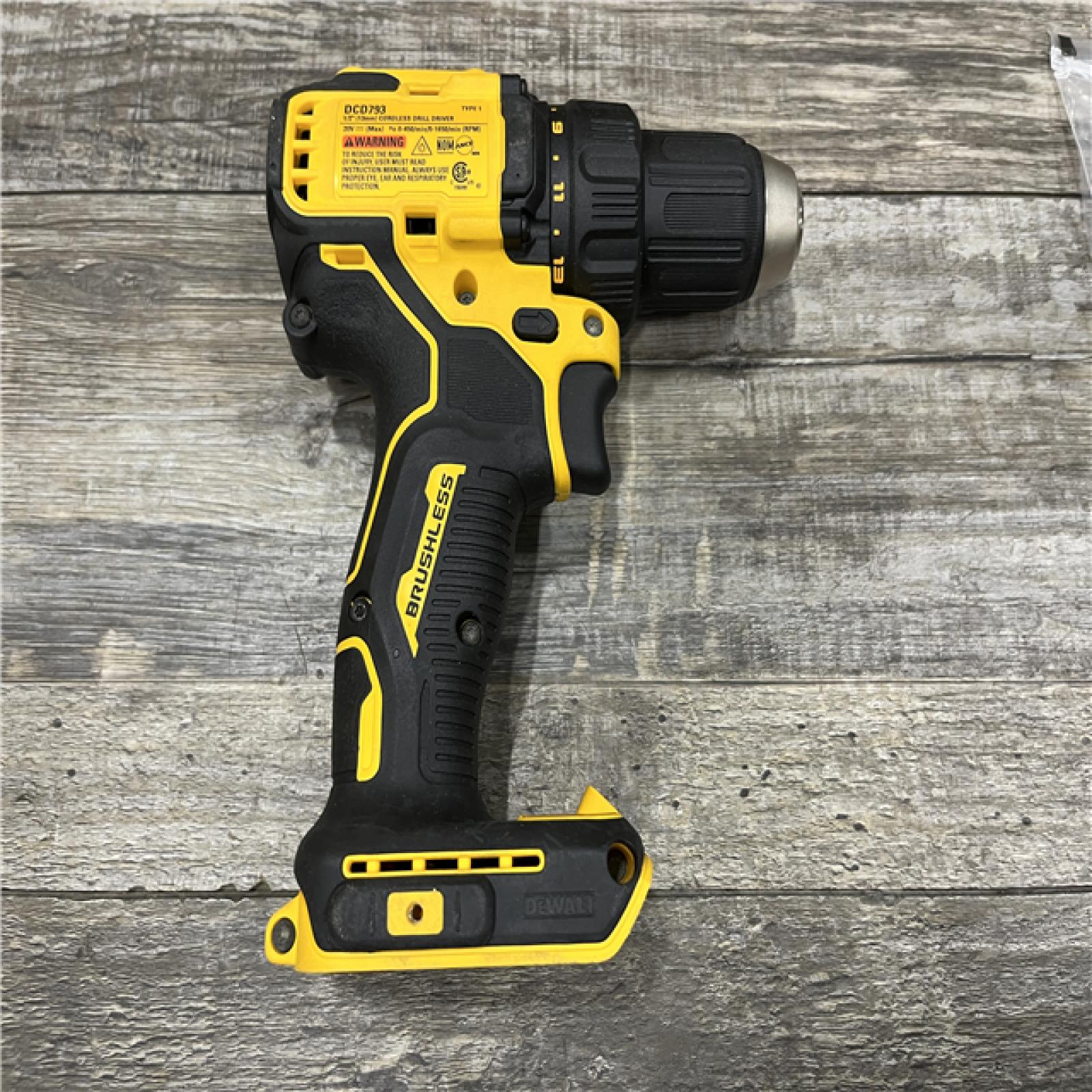 AS-IS DEWALT 20V MAX Compact Brushless Cordless 1/2-in Drill/Driver Kit