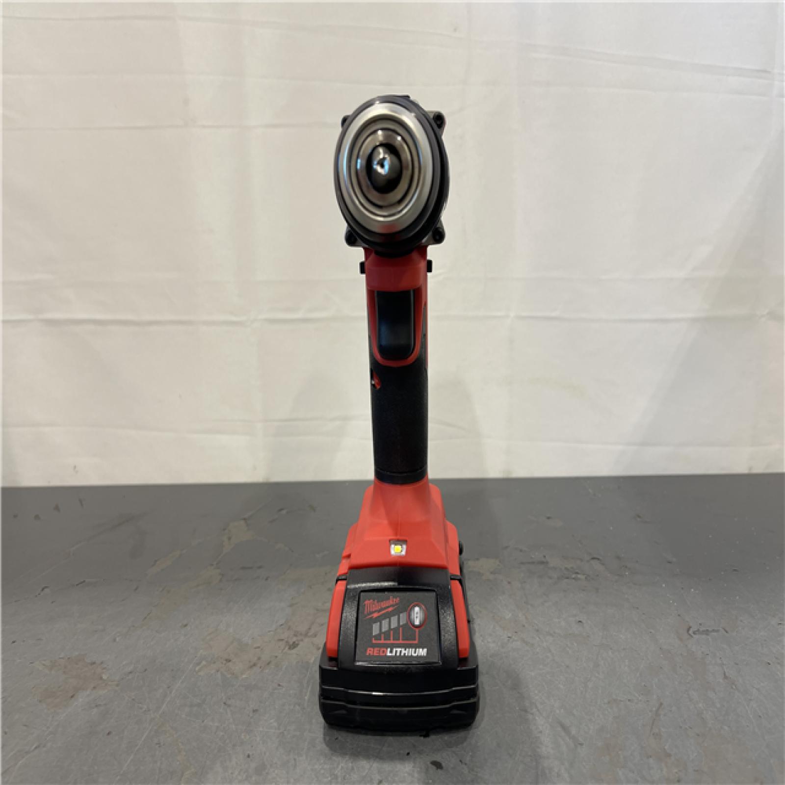 AS-IS - Milwaukee M18 18V Lithium-Ion Brushless Cordless 1/2 in. Compact Drill/Driver Kit