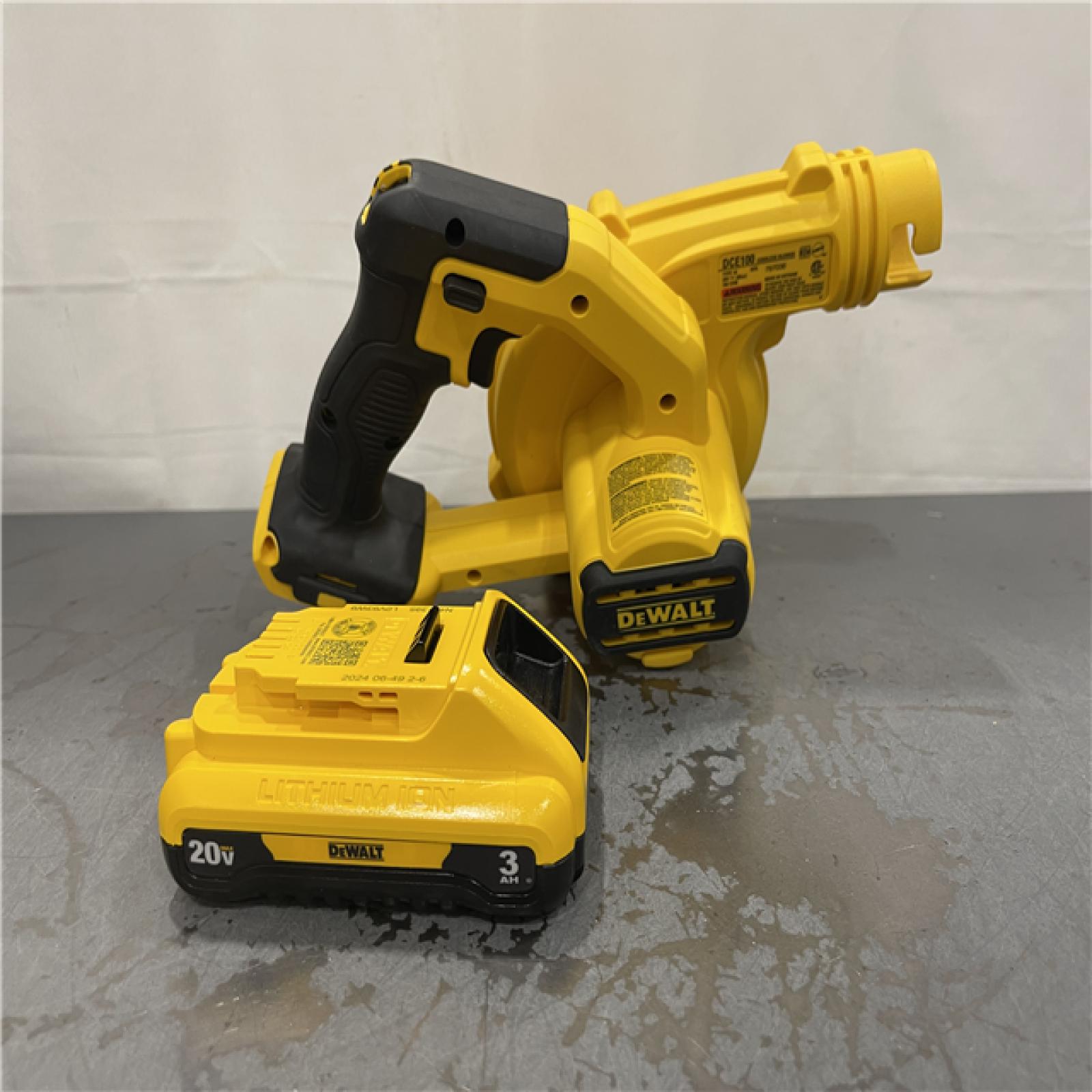 AS-IS - DeWalt 20V MAX Cordless Compact 135 MPH 100 CFM Jobsite Blower Kit