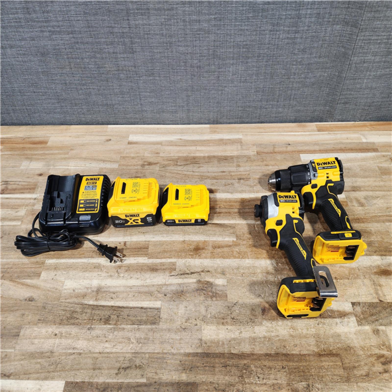 HOUSTON LOCATION - AS-IS DEWALT 2 TOOL COMBO KIT W/ (2) BATTERY & CHARGER