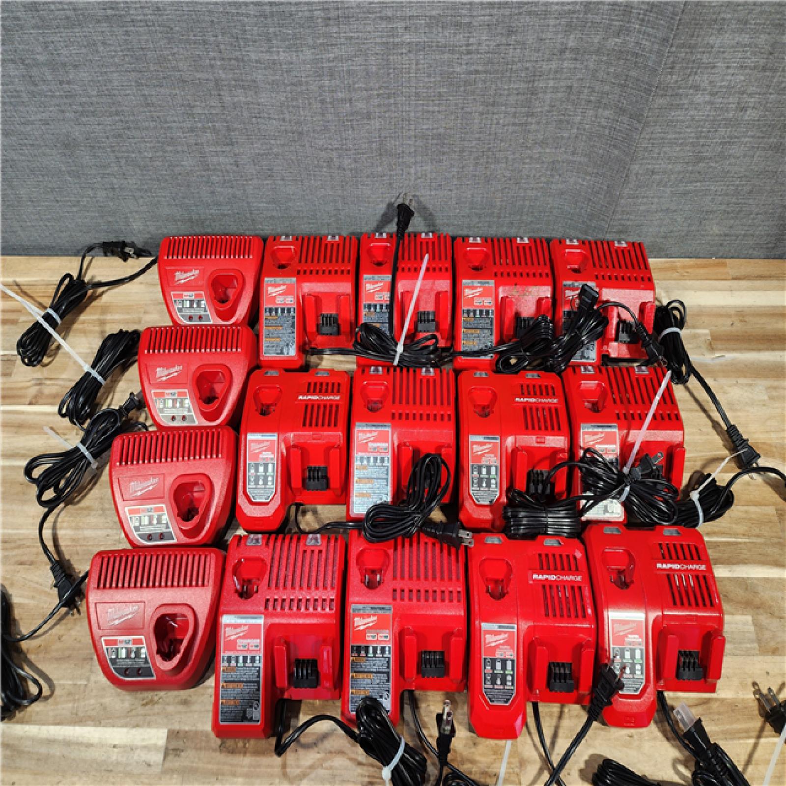 HOUSTON LOCATION - AS-IS MILWAUKEE BATTERY CHARGER PACK QTY - 16