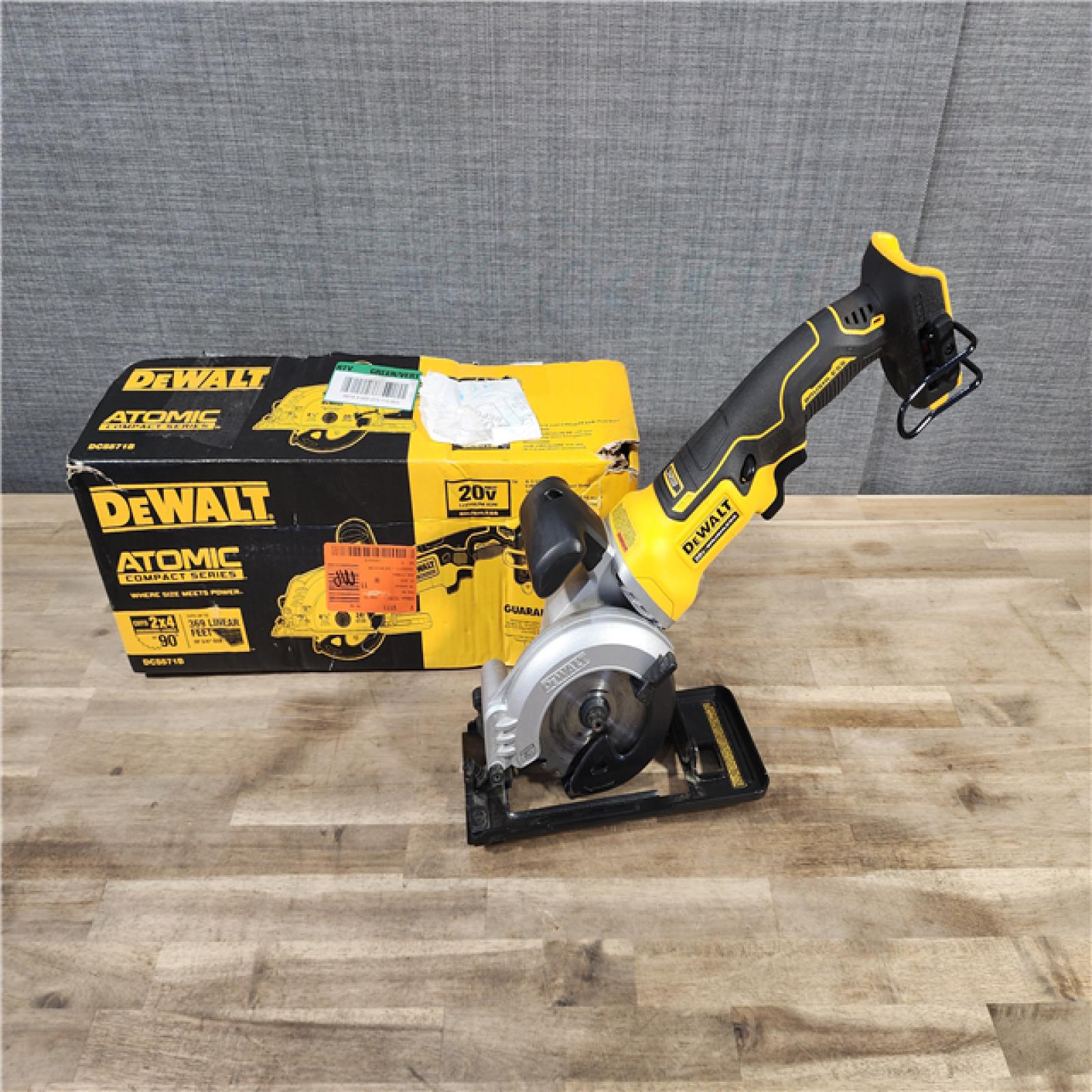 HOUSTON LOCATION - AS-IS DEWALT ATOMIC 20V MAX Cordless Brushless 4-1/2 in. Circular Saw (Tool Only)