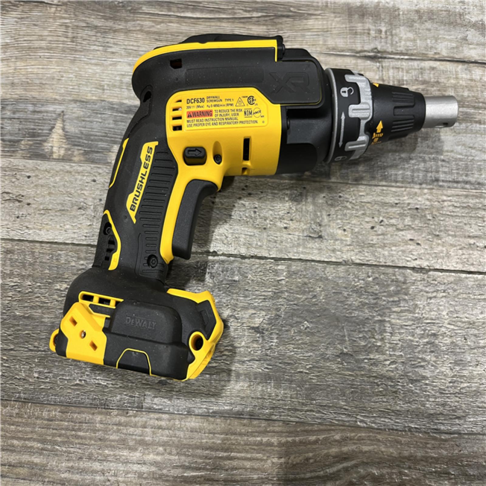 AS-IS DEWALT 20V MAX Cordless Brushless Screw Gun Kit