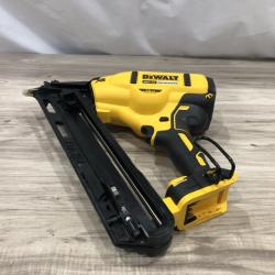 AS-IS DeWalt 15 GA ANGLED FINISH NAILER KIT