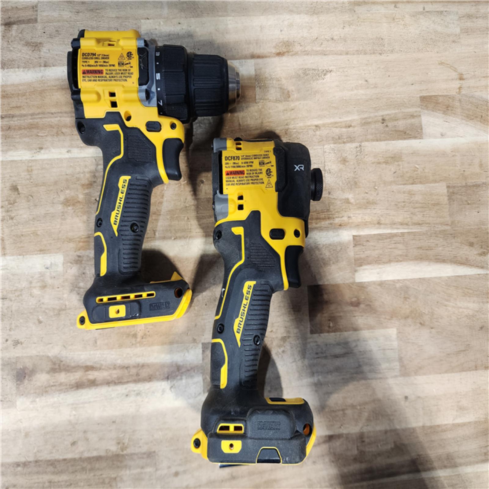 HOUSTON LOCATION - AS-IS DEWALT 2 TOOL COMBO KIT W/ (2) BATTERY & CHARGER