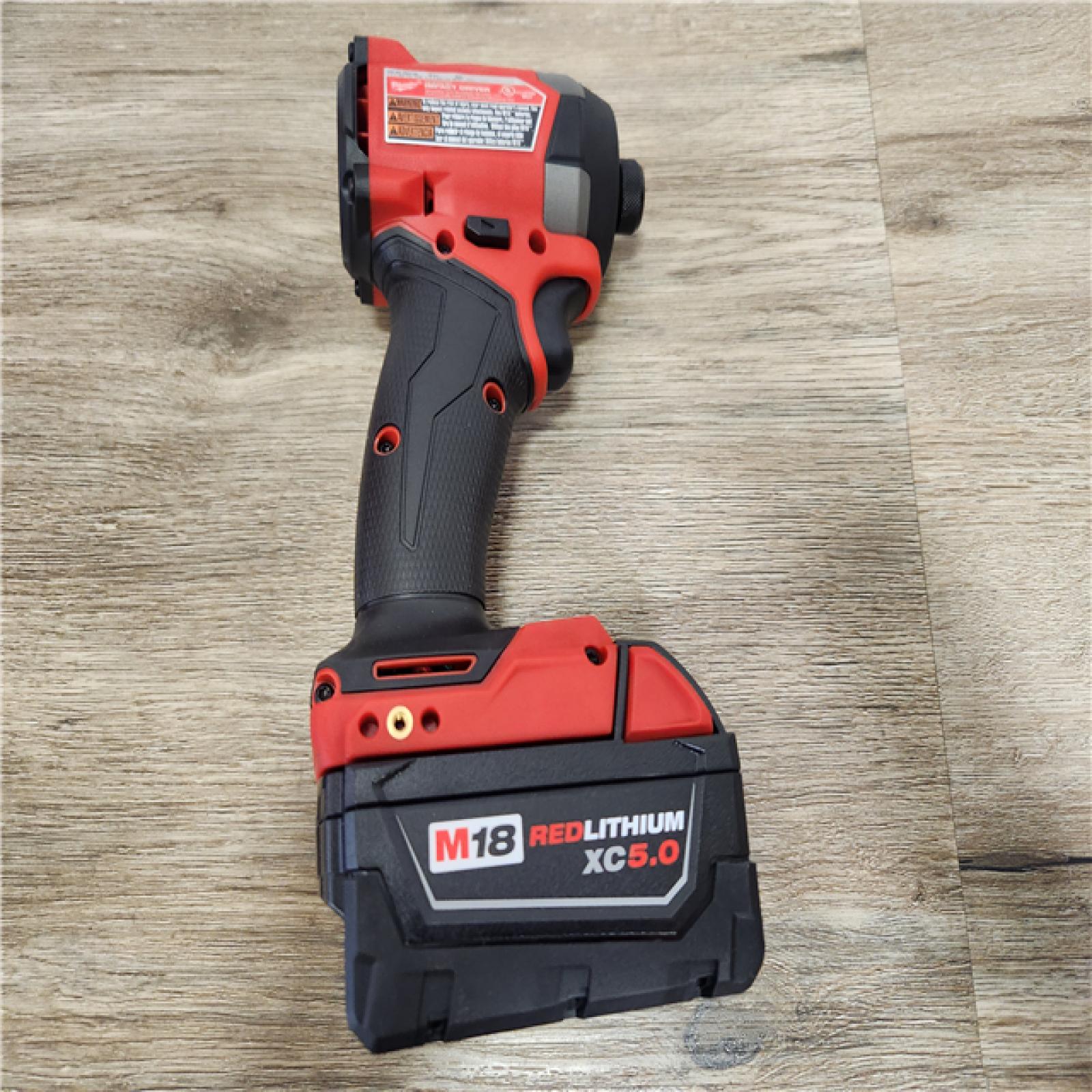 Phoenix Location Milwaukee M18 FUEL 18V Lithium-Ion Brushless Cordless Hammer Drill and Impact Driver Combo Kit (2-Tool) with 2 Batteries
