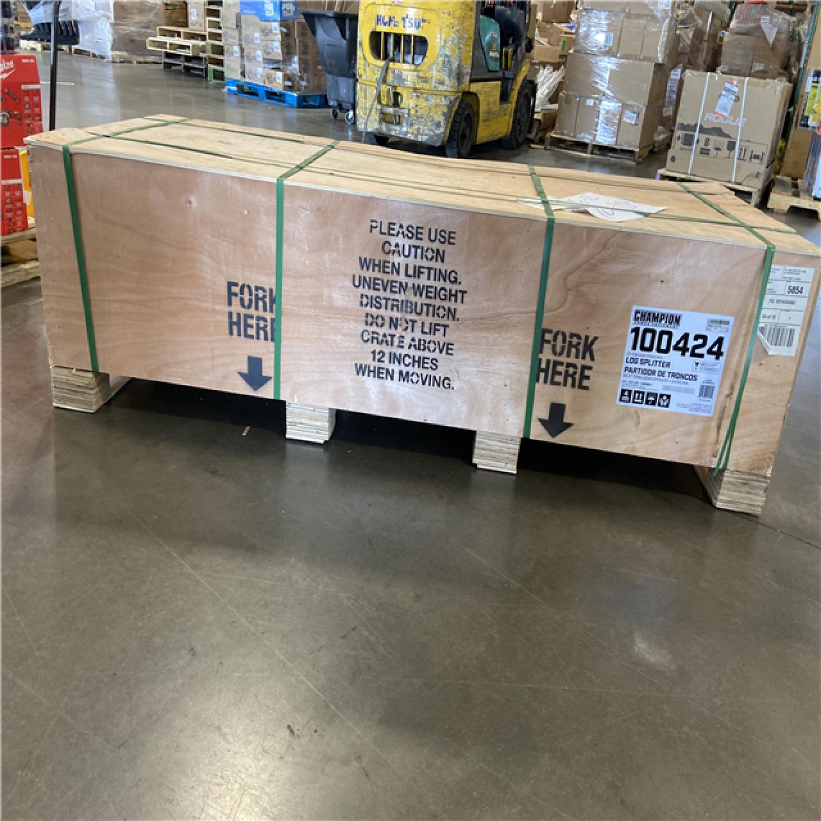 DALLAS LOCATION - Champion Power Equipment 27 Ton 224 cc Gas Powered Hydraulic Wood Log Splitter w/Vertical/Horizontal Operation and Auto Return-with Hydraulic Oil