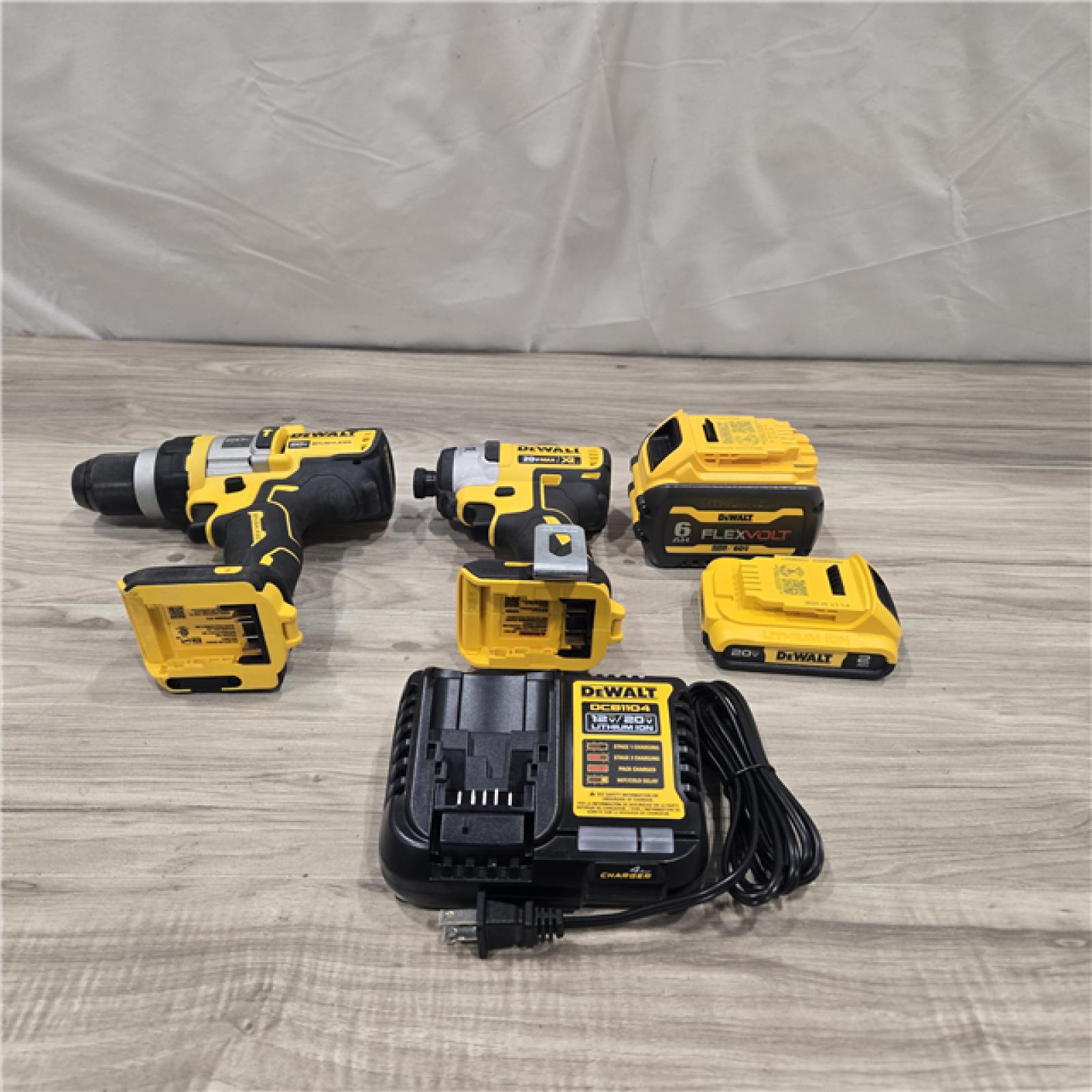 AS-IS DEWALT 20V MAX Cordless Hammer Drill/Driver 2 Tool Combo Kit