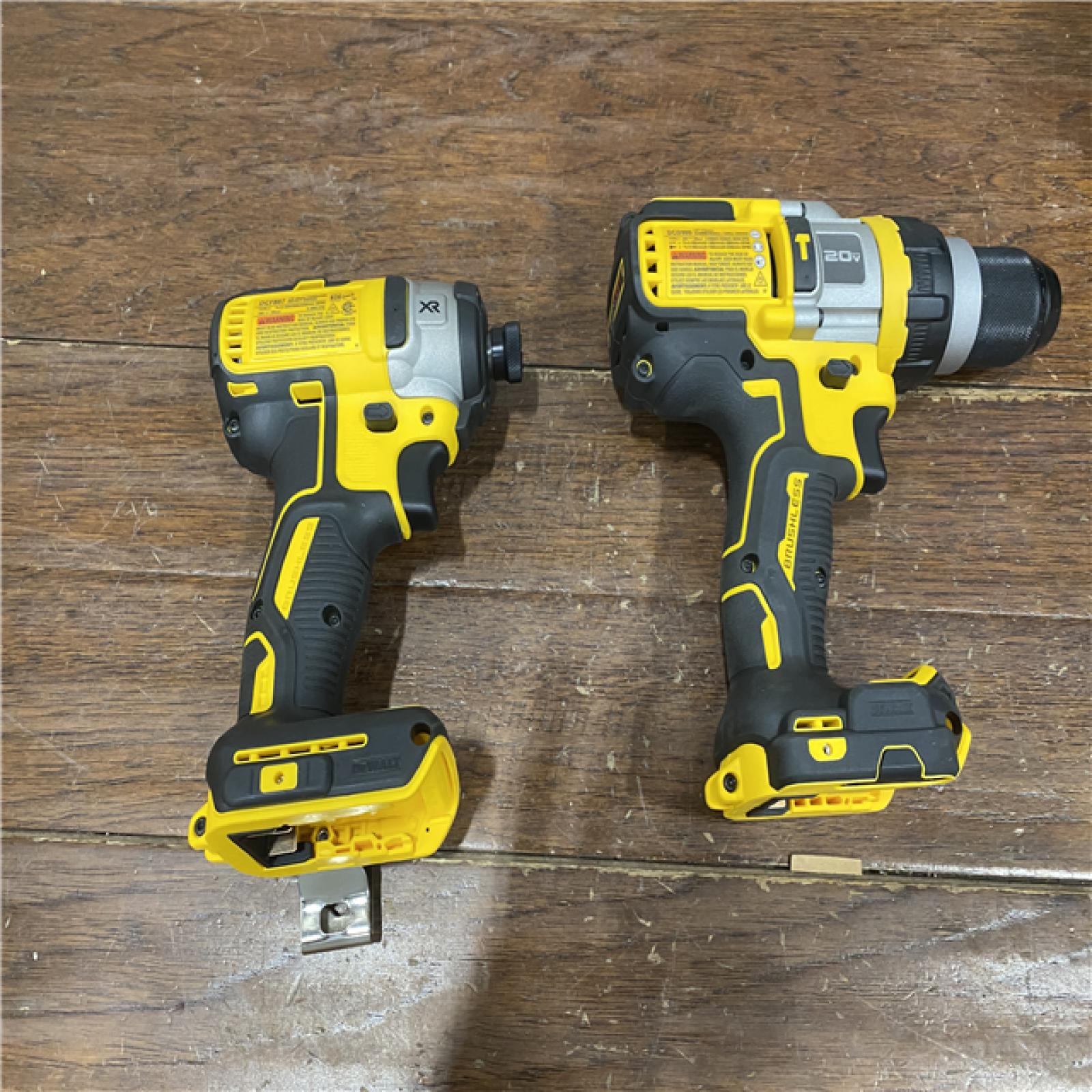 AS-ISDEWALT 20V MAX Cordless Brushless Hammer Drill/Driver 2 Tool Combo Kit with FLEXVOLT ADVANTAGE