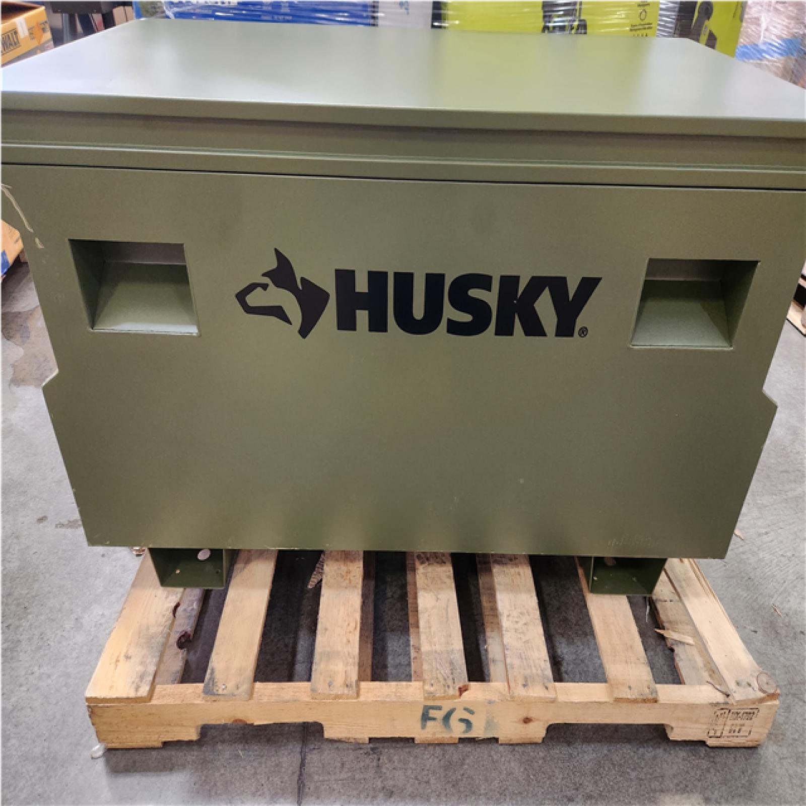 Phoenix LIKE NEW Husky 48 in. W x 24 in. D x 27.6 in. H Matte Army Green Steel Jobsite Box