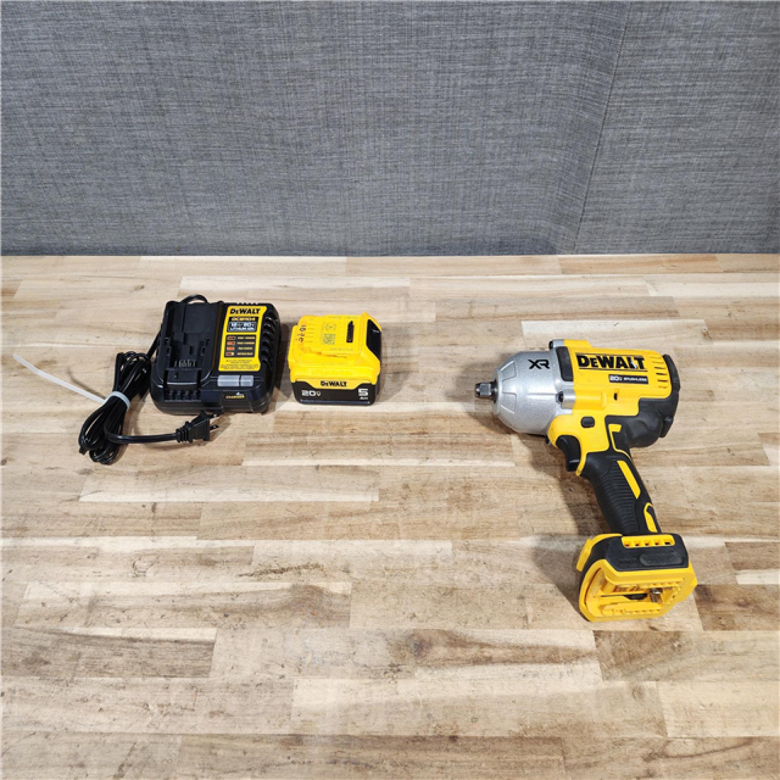 HOUSTON LOCATION - AS-IS DEWALT 20V MAX Lithium-Ion Cordless 1/2 in. Impact Wrench Kit