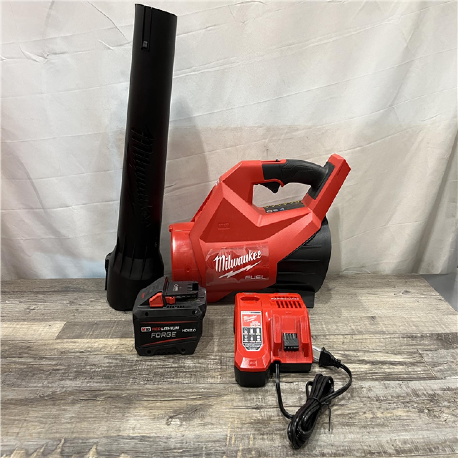 AS-IS Milwaukee FUEL 120 MPH 500 CFM 18V Brushless Cordless Battery Powered Leaf Blower Kit