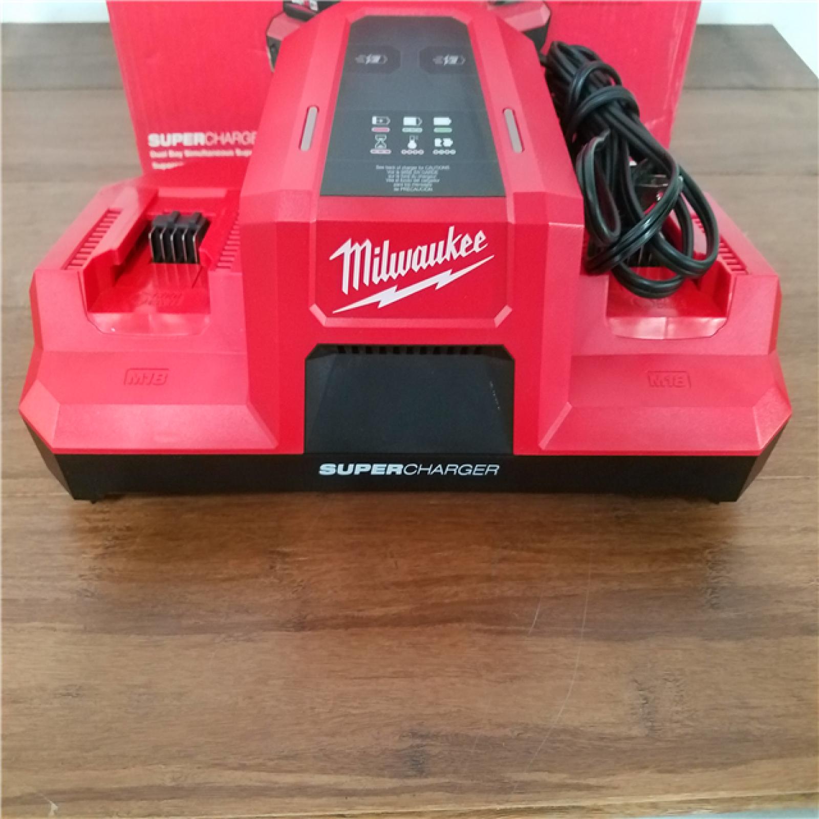 CALIFORNIA AS-IS MILWAUKEE M18 SUPER CHARGER (CHARGER ONLY)