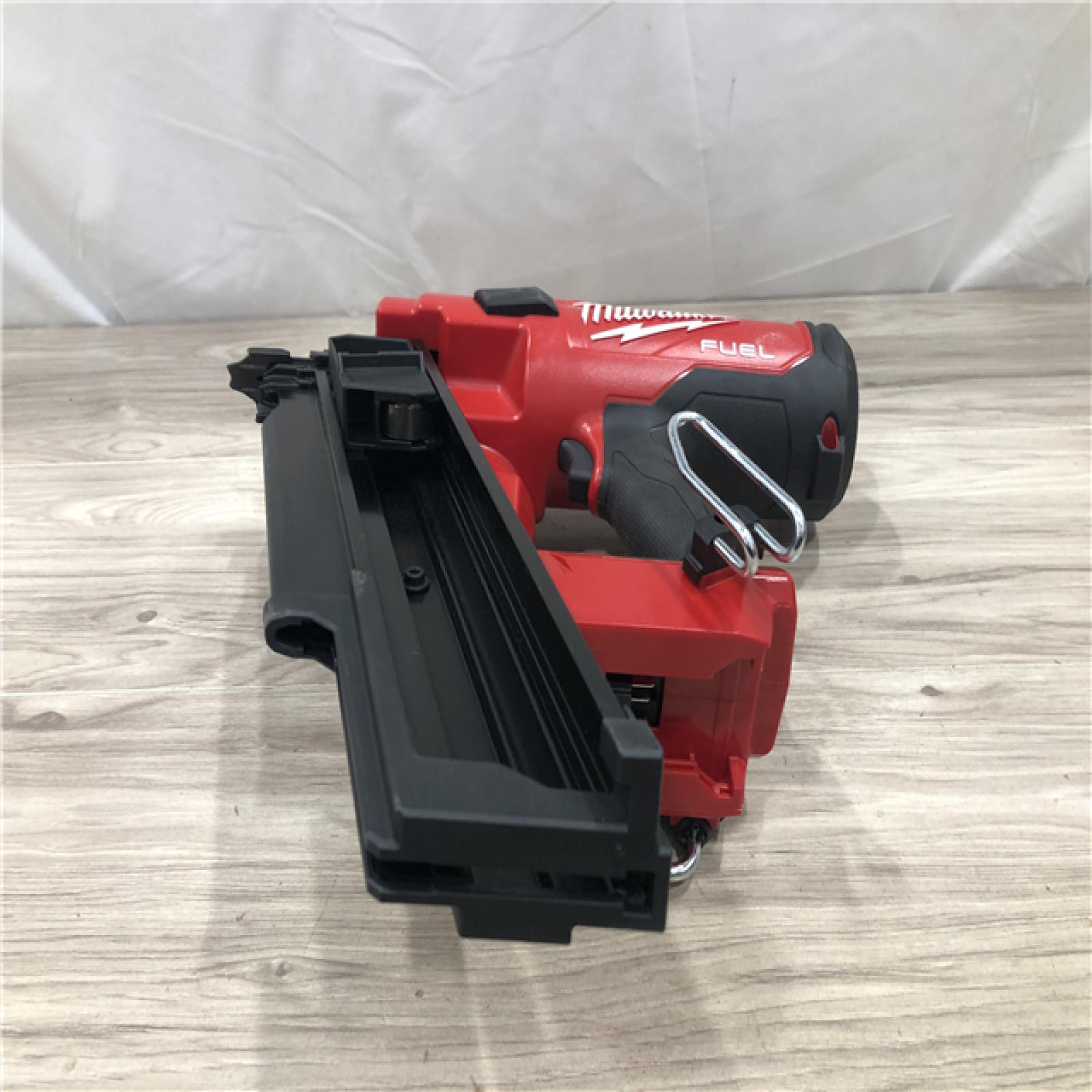 AS-IS Milwaukee 2744-20 M18 FUEL 3-1/2 in. 18V 21-Degree Lithium-Ion Cordless Framing Nailer (Tool-Only)