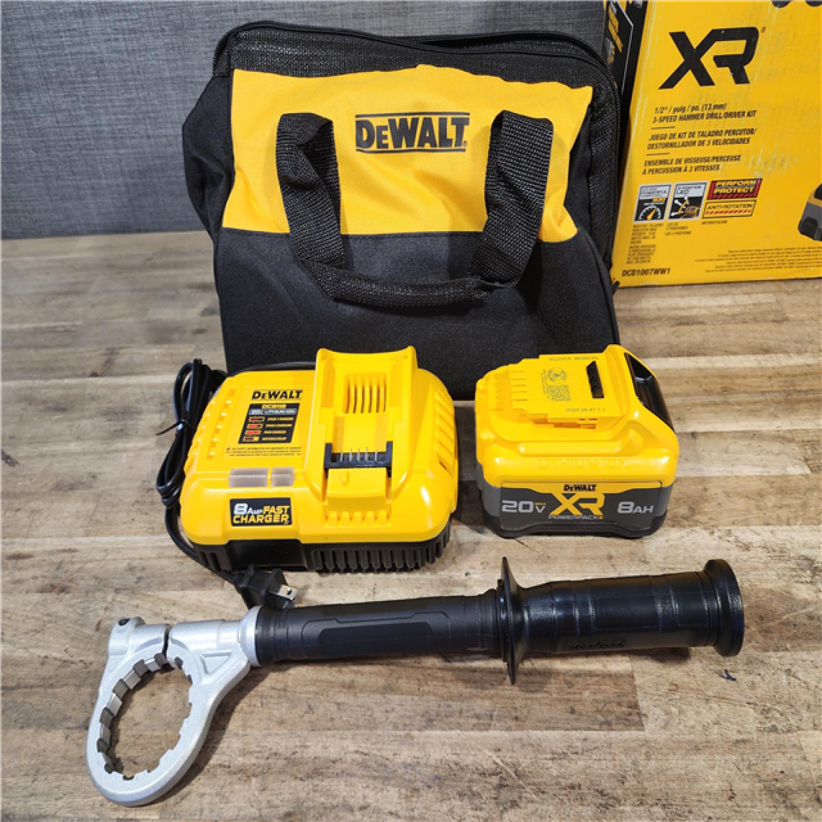 HOUSTON LOCATION - AS-IS (APPEARS LIKE NEW) DEWALT Atomic 20V Max Lithium-Ion Brushless Cordless Compact 1/4 in. Impact Driver Kit