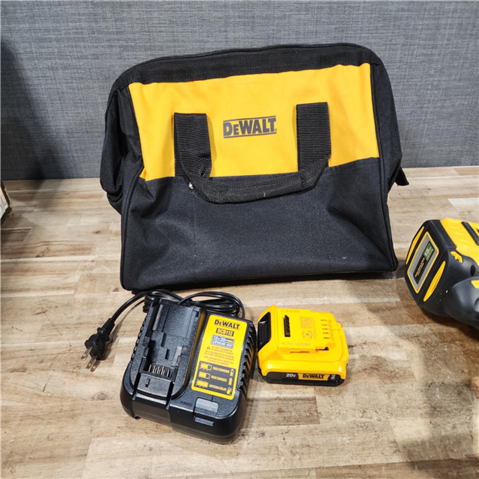 HOUSTON LOCATION - AS - IS DEWALT 20V MAX XR Lithium-Ion Cordless 2-1/2 in. 15-Gauge Finish Nailer Kit