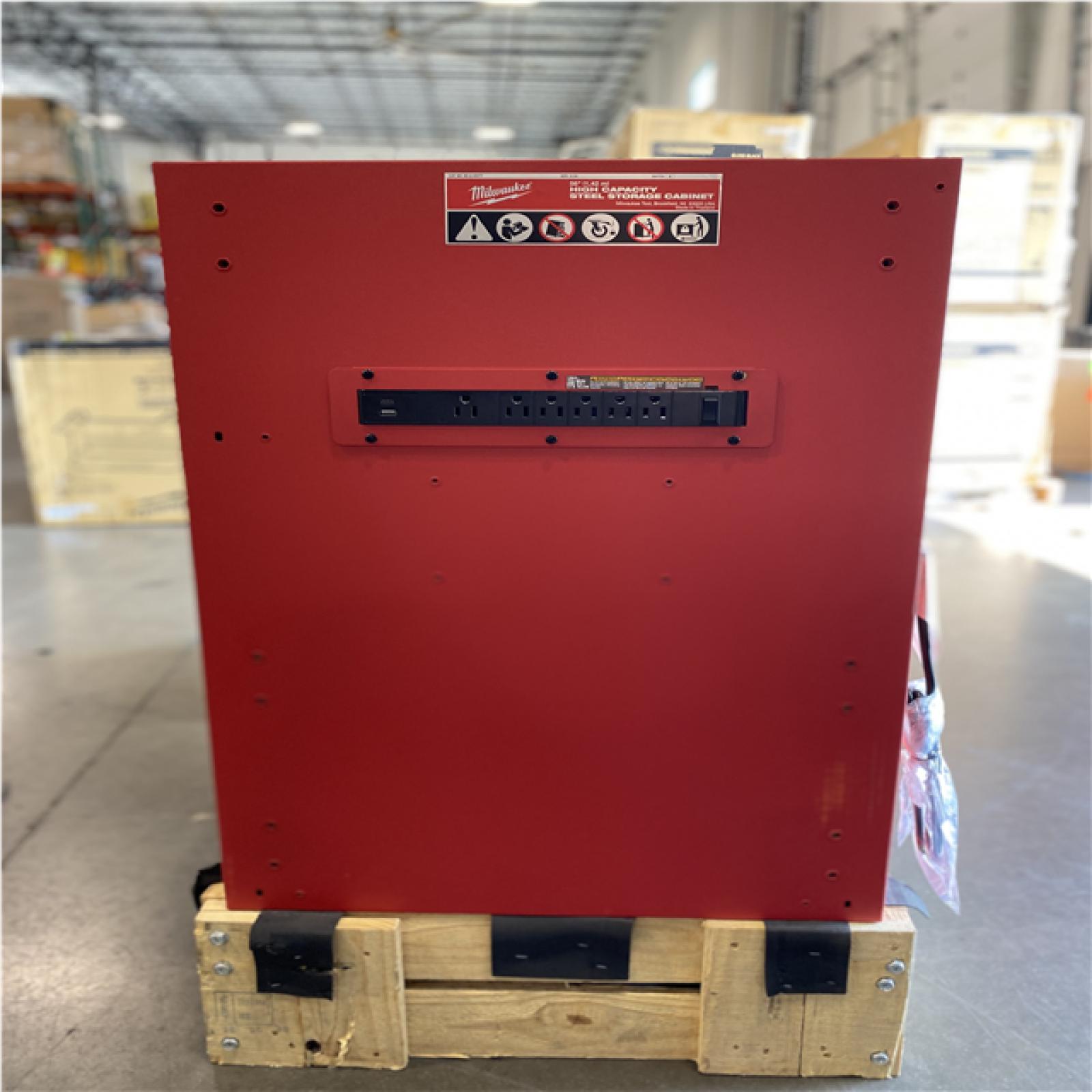 DALLAS LOCATION - MILWAUKEE High Capacity 56 in. W x 22.1 in. D 10-Drawer Rolling Tool Cabinet