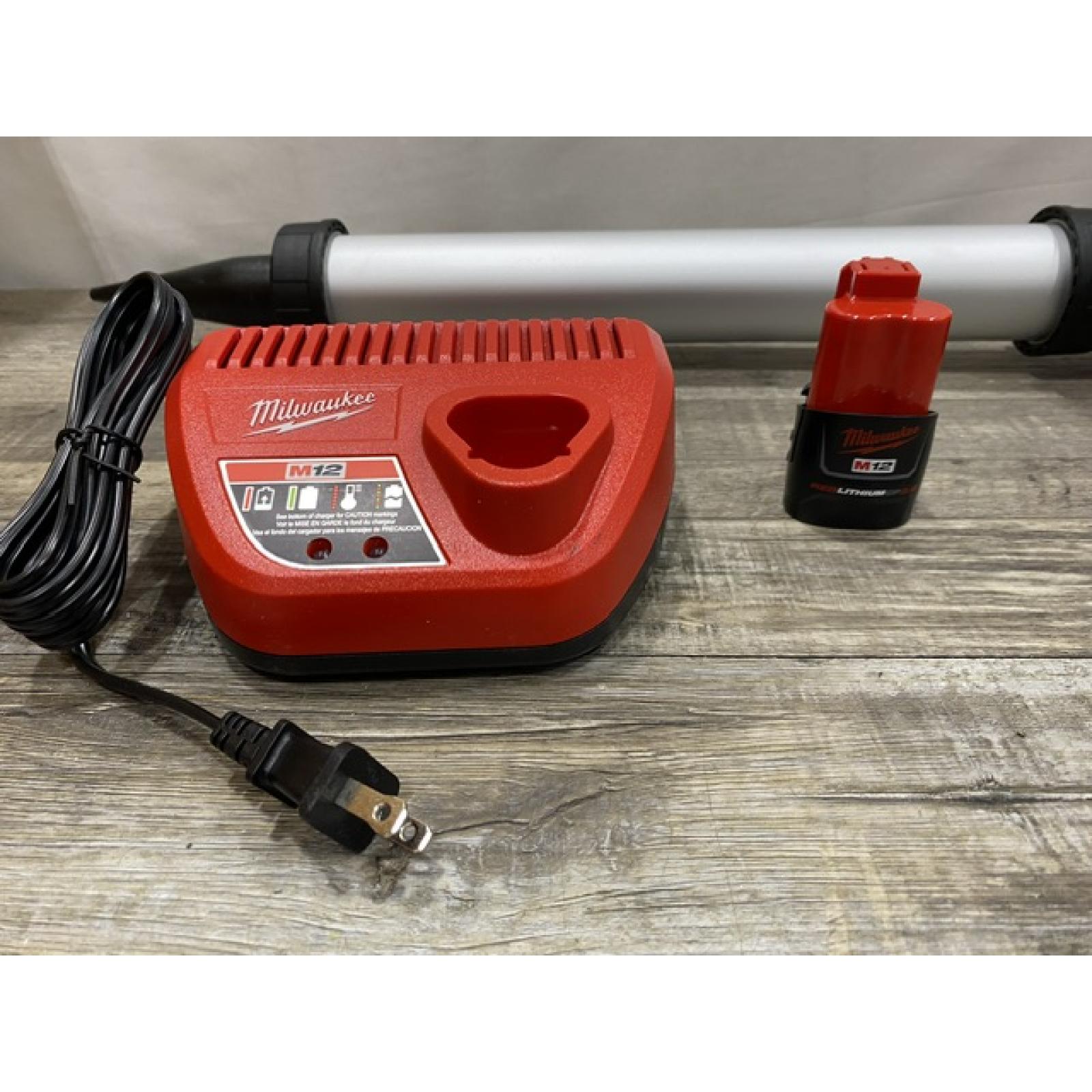 AS-IS Milwaukee 12V Lithium-ion Cordless 20 oz. Aluminum Barrel Adhesive and Caulk Gun Kit
