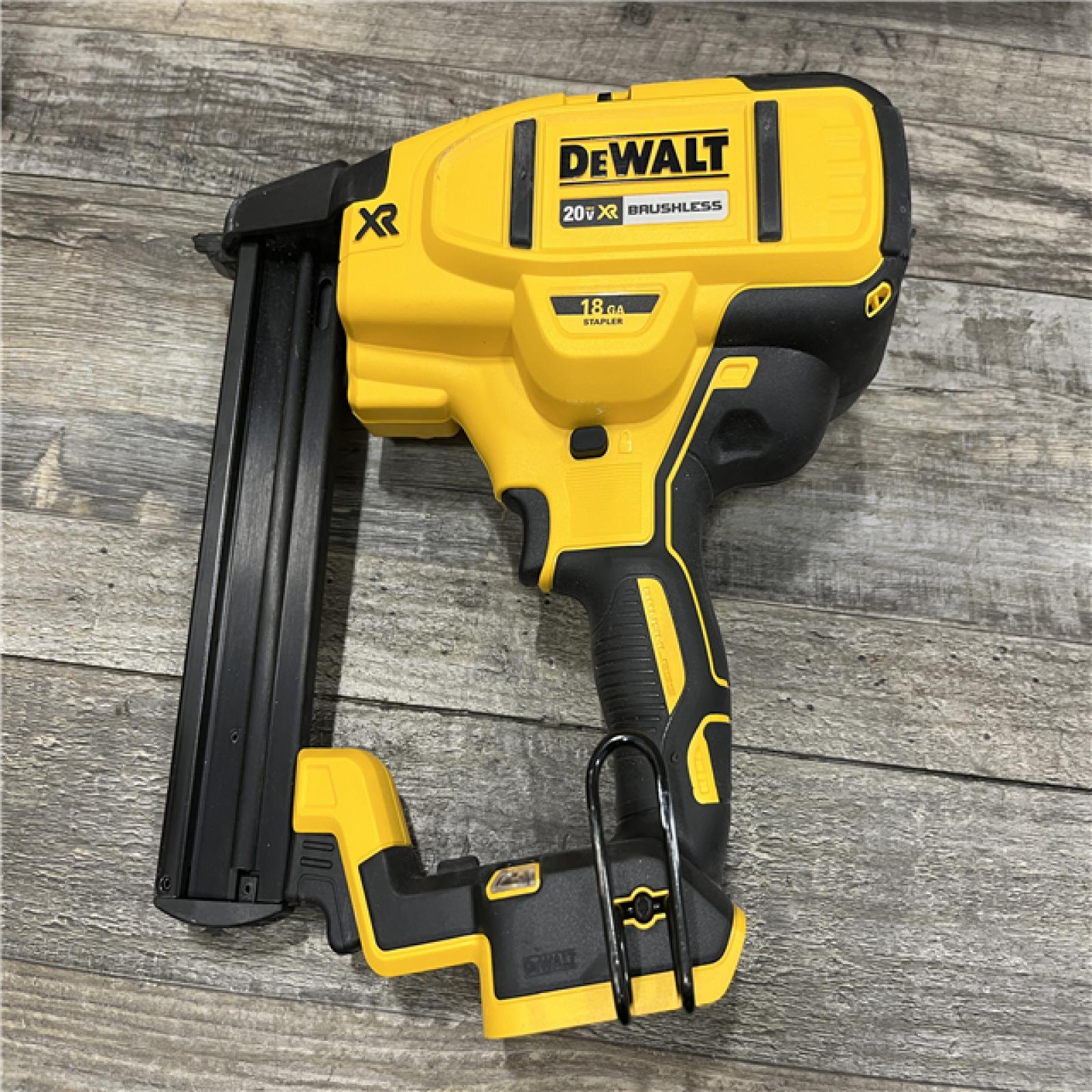 AS-IS DEWALT 20V MAX XR Lithium-Ion Cordless 18-Gauge Narrow Crown Stapler Kit