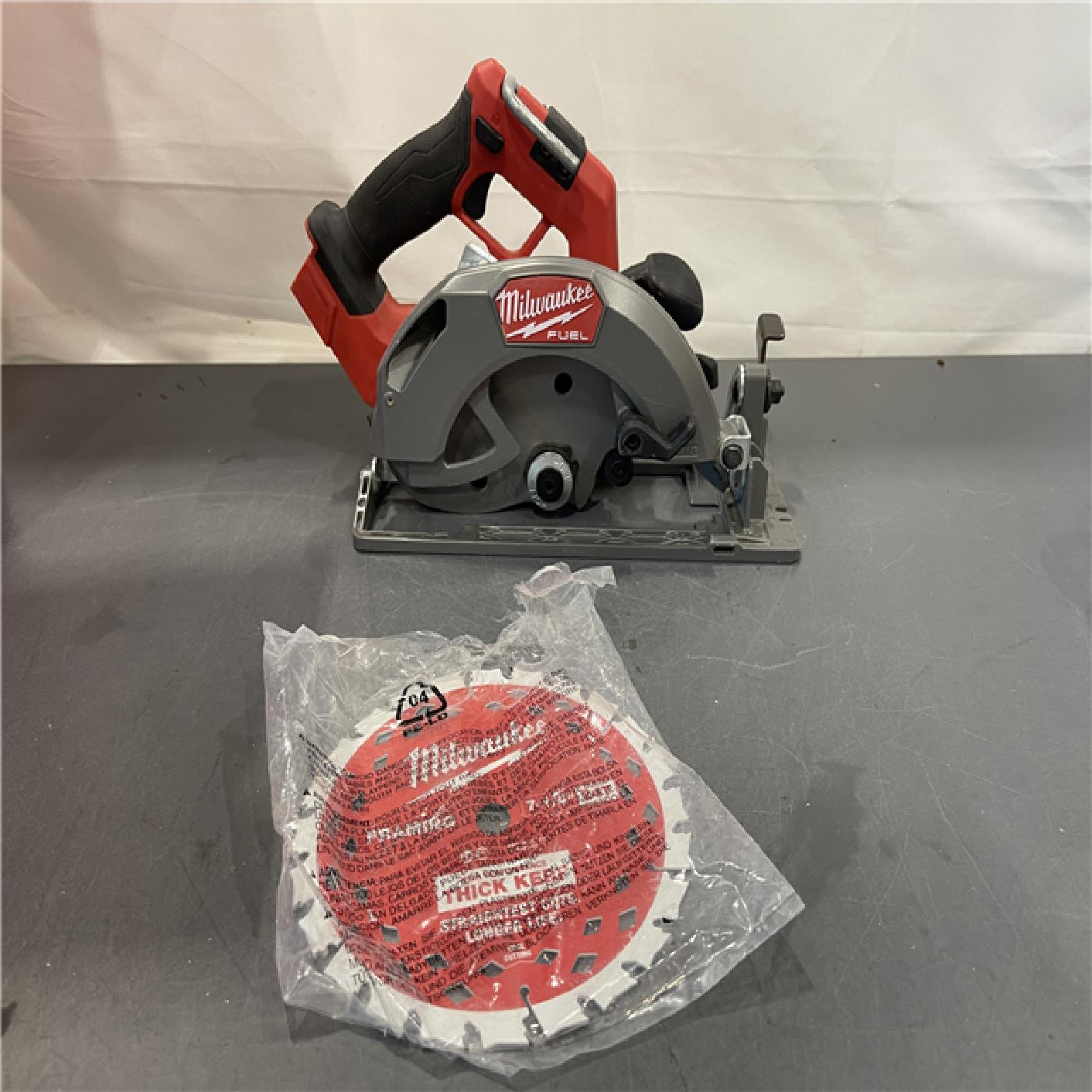 AS-IS - Milwaukee M18 FUEL 7-1/4 Inch Circular Saw