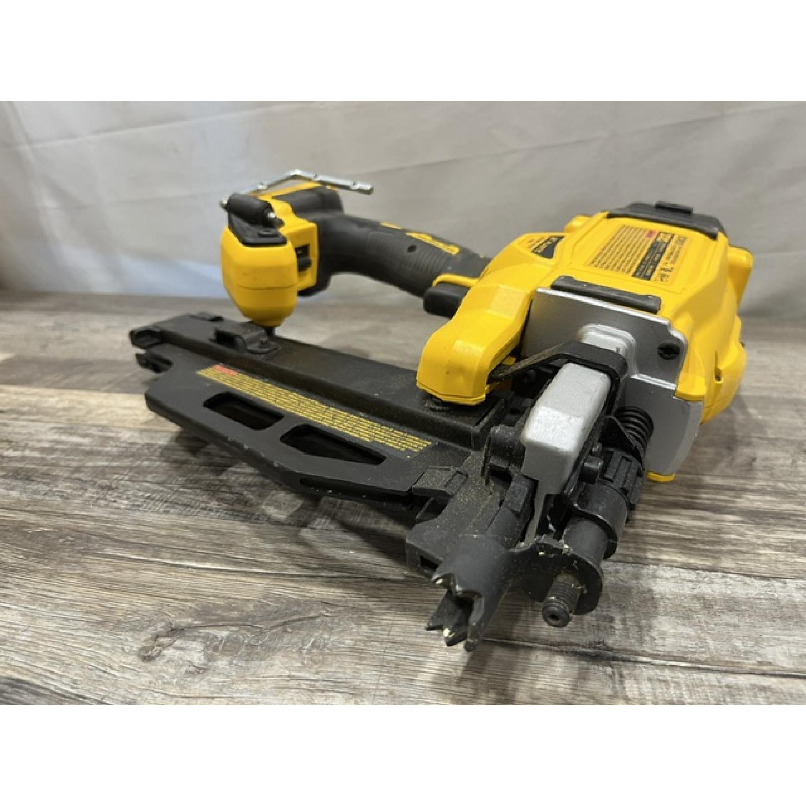 AS-IS DEWALT 20-Volt 21° Cordless Framing Nailer (Tool-Only)