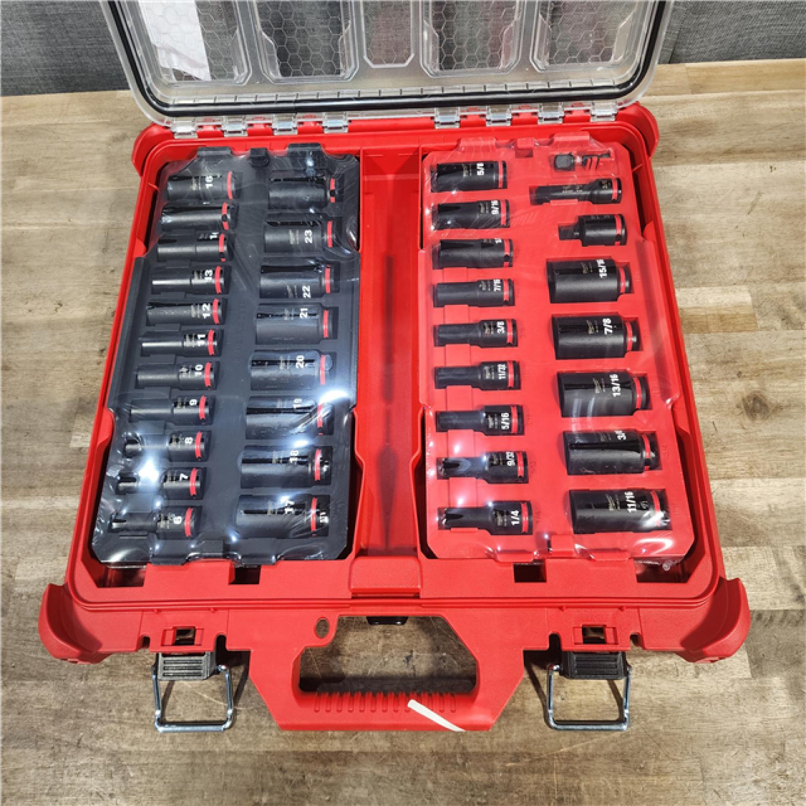 HOUSTON LOCATION - AS-IS (APPEARS LIKE NEW) Milwaukee 49666805  3/8  Impact Duty Socket Wrench & Set  36 Piece