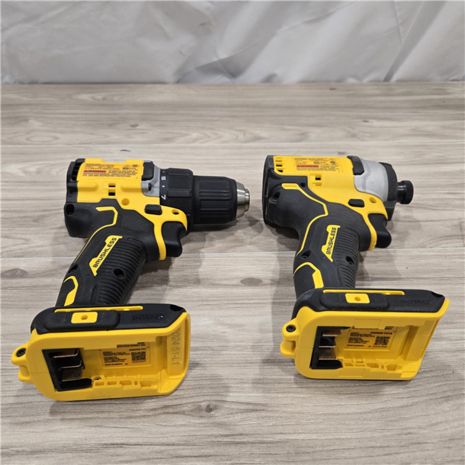 AS-IS Dewalt DCK225D2 20V MAX ATOMIC Compact Cordless Drill Driver and Impact Driver Combo Kit