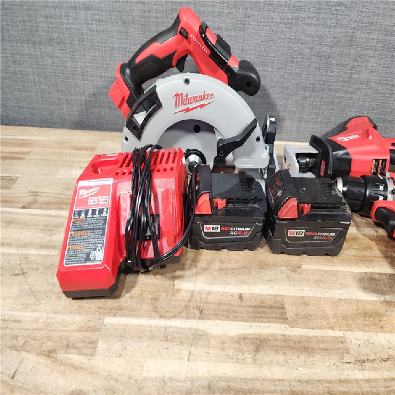 HOUSTON LOCATION - AS - IS Milwaukee 3 Tool Combo Kit W/ (2) Battery & Charger