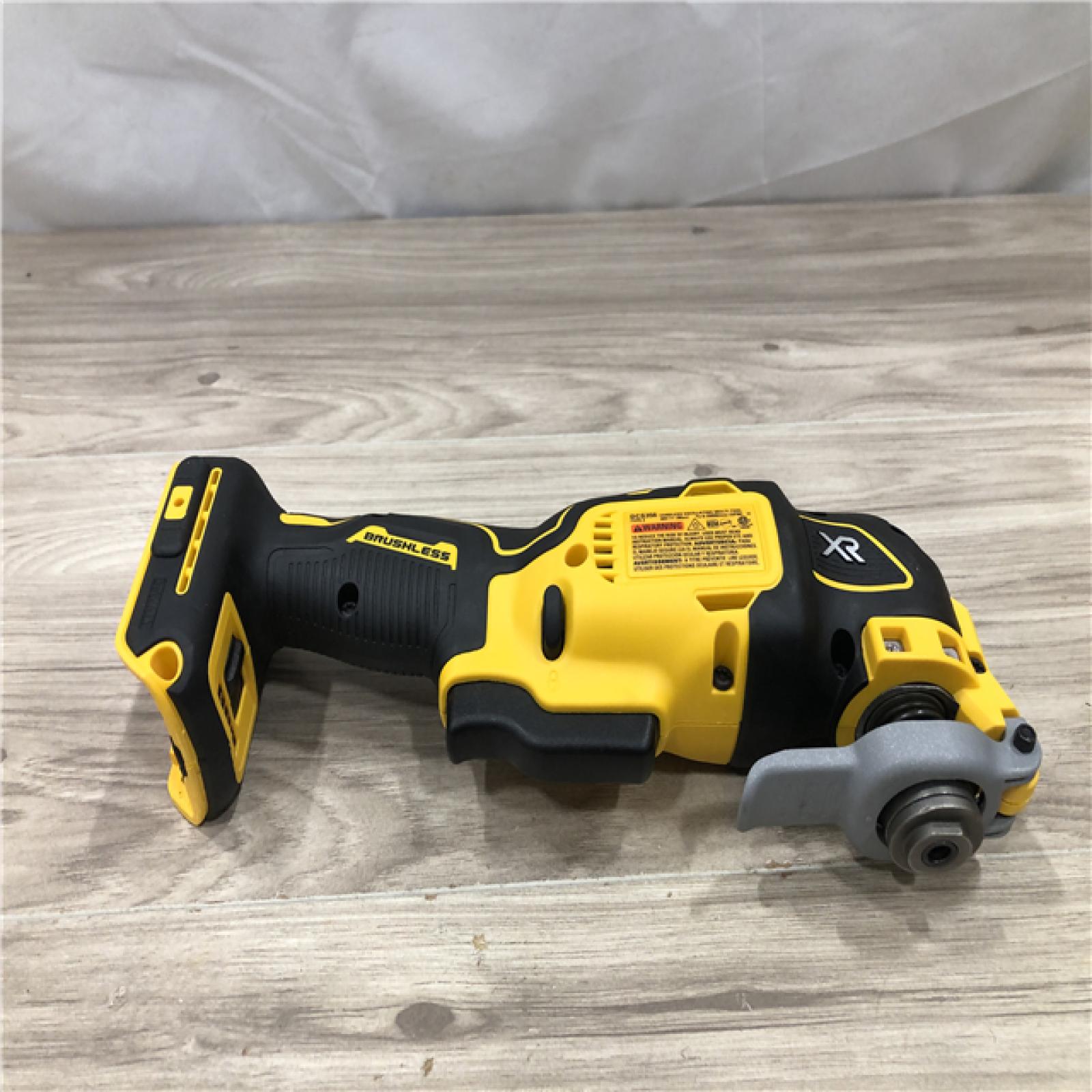 AS-IS DEWALT Cordless 3-Speed Oscillating Multi Tool Kit