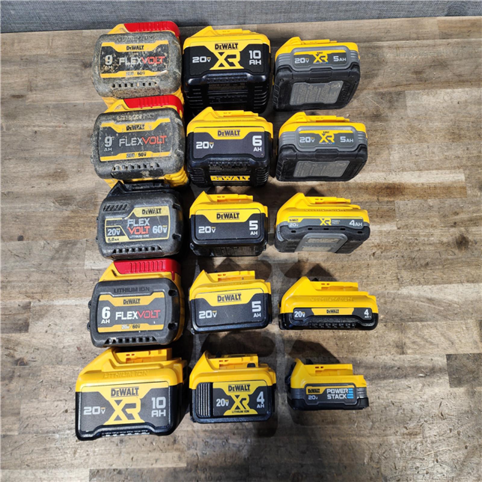 HOUSTON LOCATION - AS-IS DEWALT BATTERY PACK QTY - 15