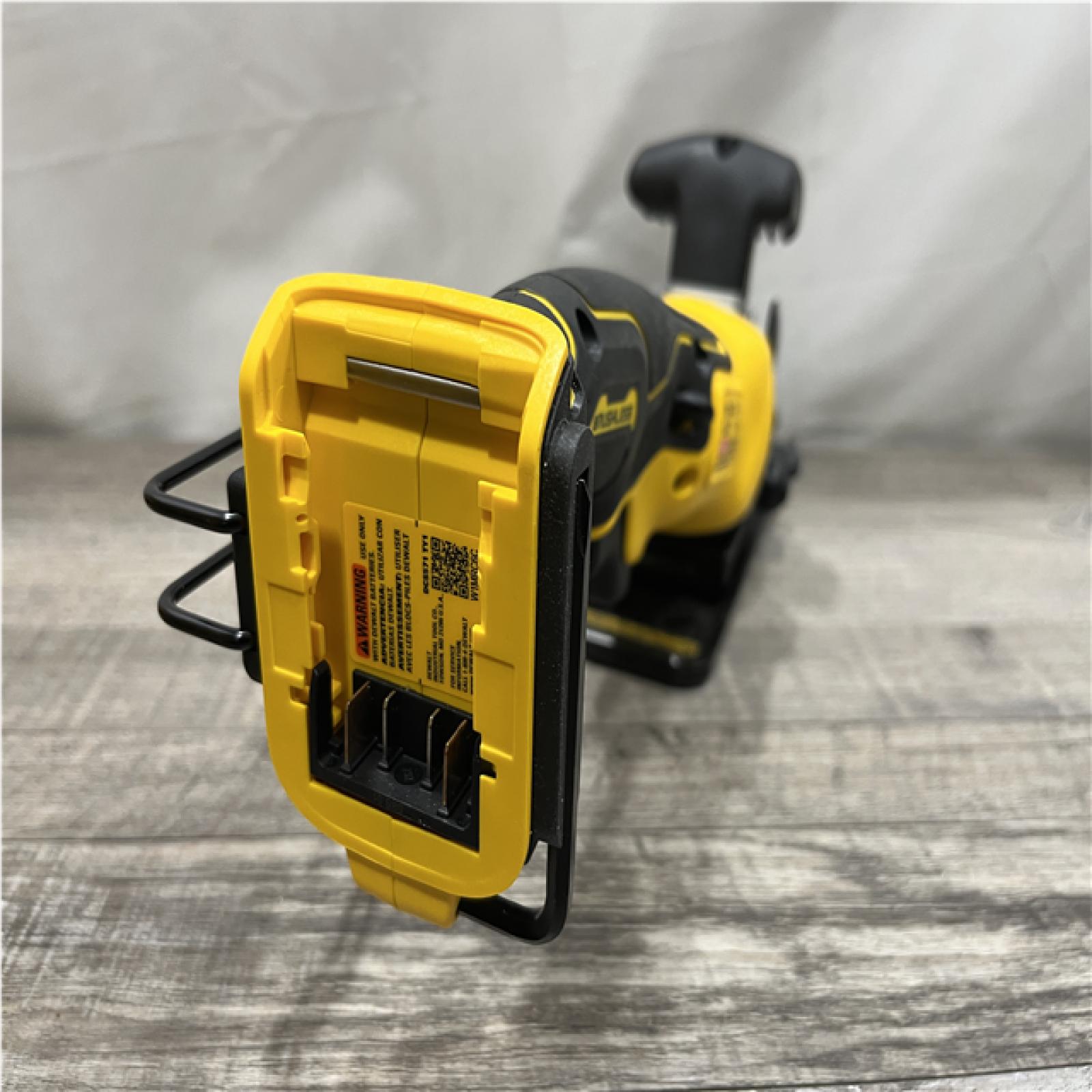 AS-IS DEWALT ATOMIC 20V MAX Cordless Brushless 4-1/2 in. Circular Saw (Tool Only)