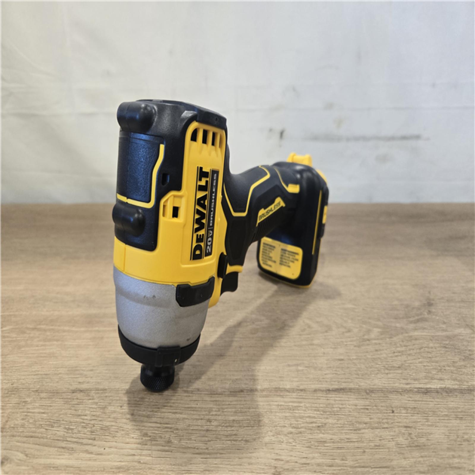 AS-IS DEWALT Atomic 20V Max Cordless Compact 1/4 in. Impact Driver Kit