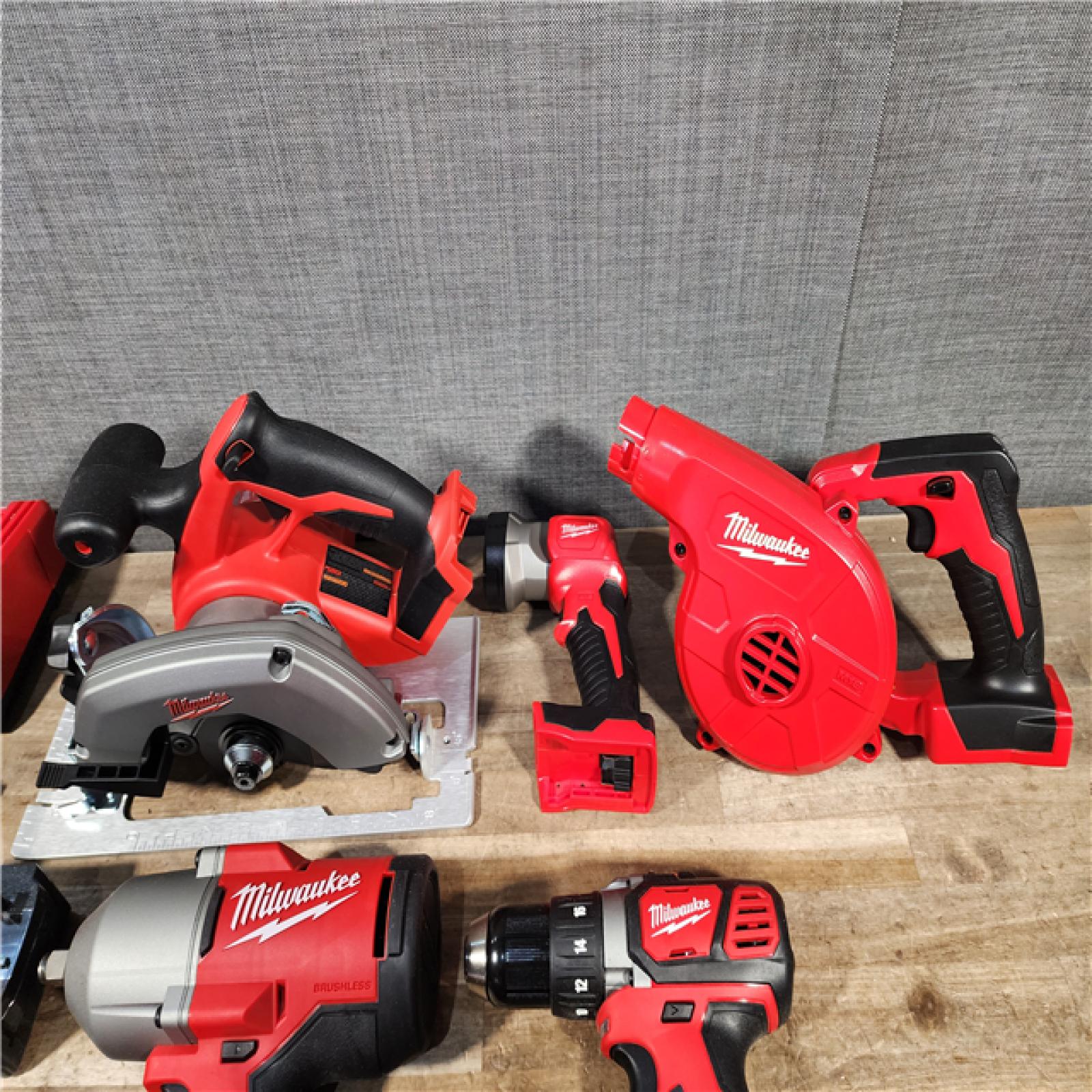 HOUSTON LOCATION - AS-IS Milwaukee M18 18-Volt Lithium-Ion Cordless Combo Kit (7-Tool) with (2) Batteries  Charger  and Tool Bag