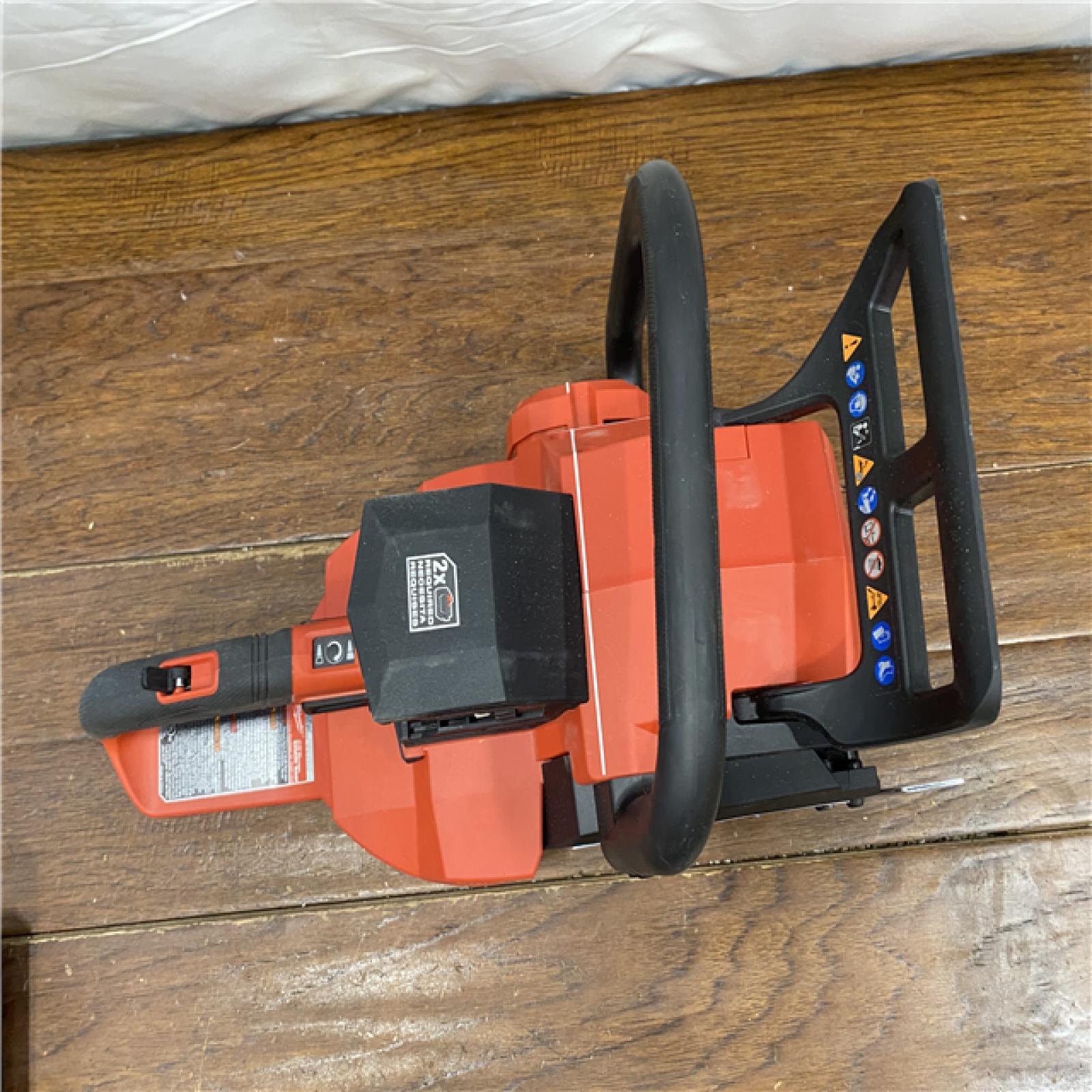 AS-IS Milwaukee M18 FUEL Cordless 20 in. Chainsaw Kit