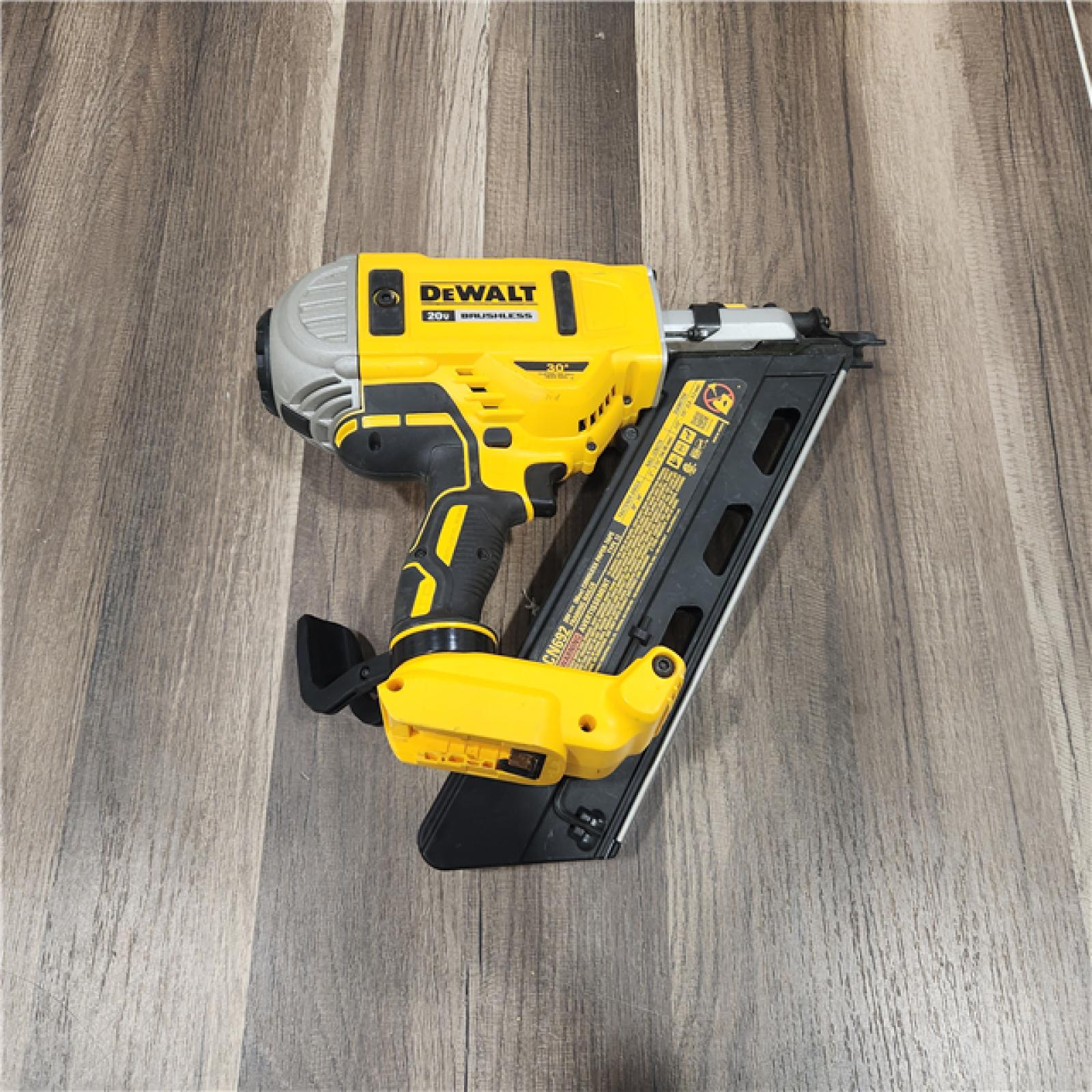 AS IS DEWALT DCN692B 20V MAX Brushless Li-Ion Framing Nailer (Bare Tool) New