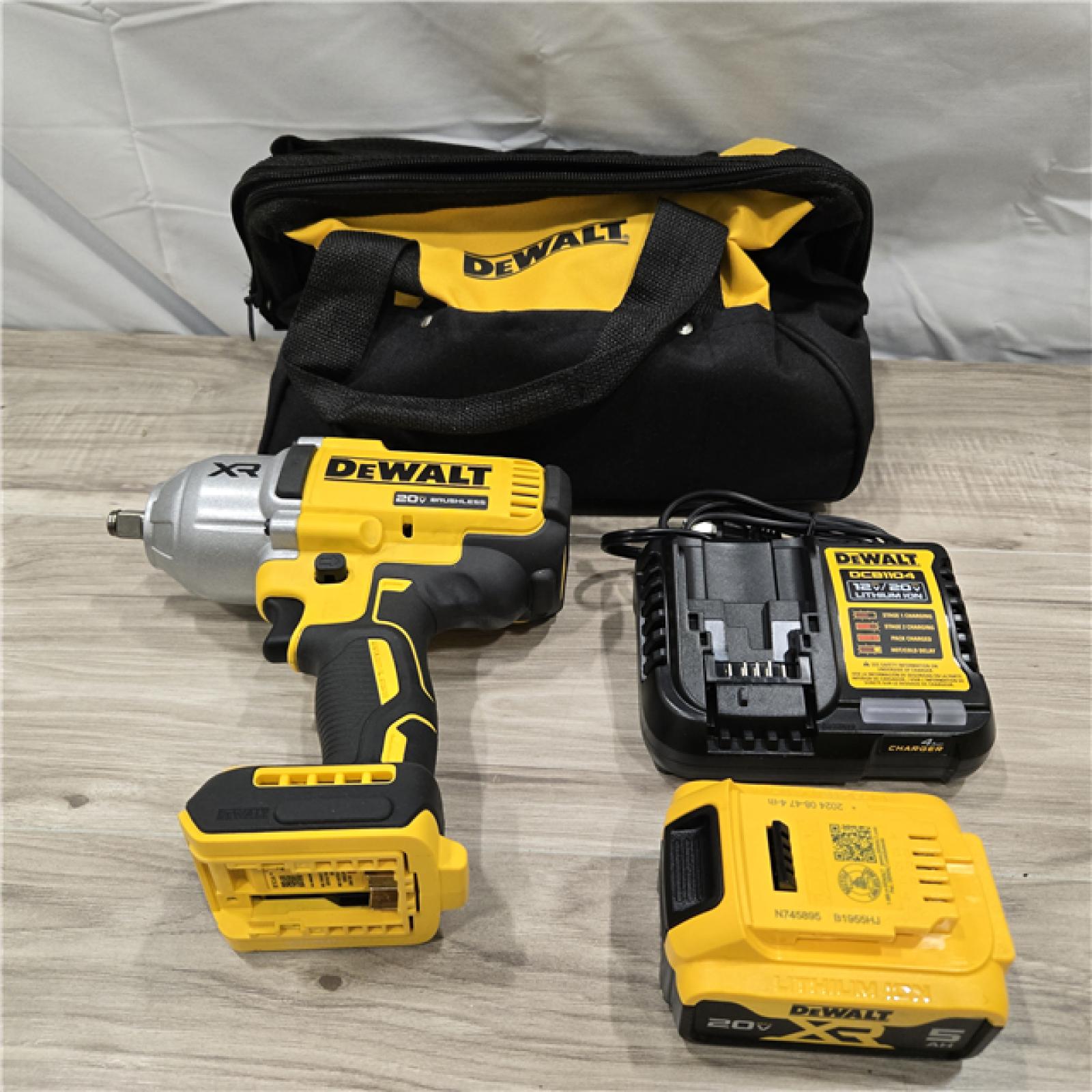 LIKE NEW! - Dewalt 20V MAX Cordless Impact Wrench Kit