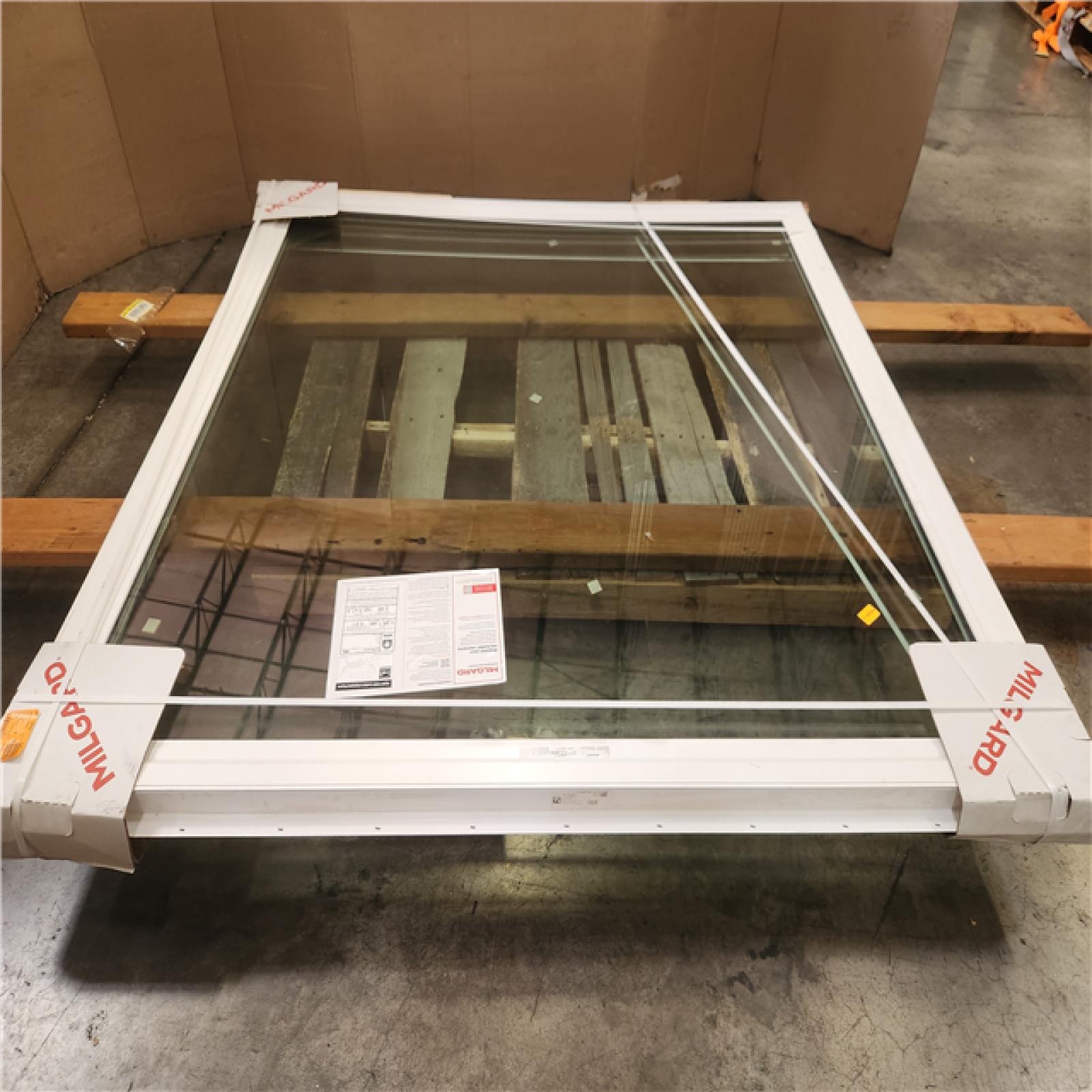 Phoenix LIKE NEW MILGARD Windows and Doors 6' x 6' Large Window