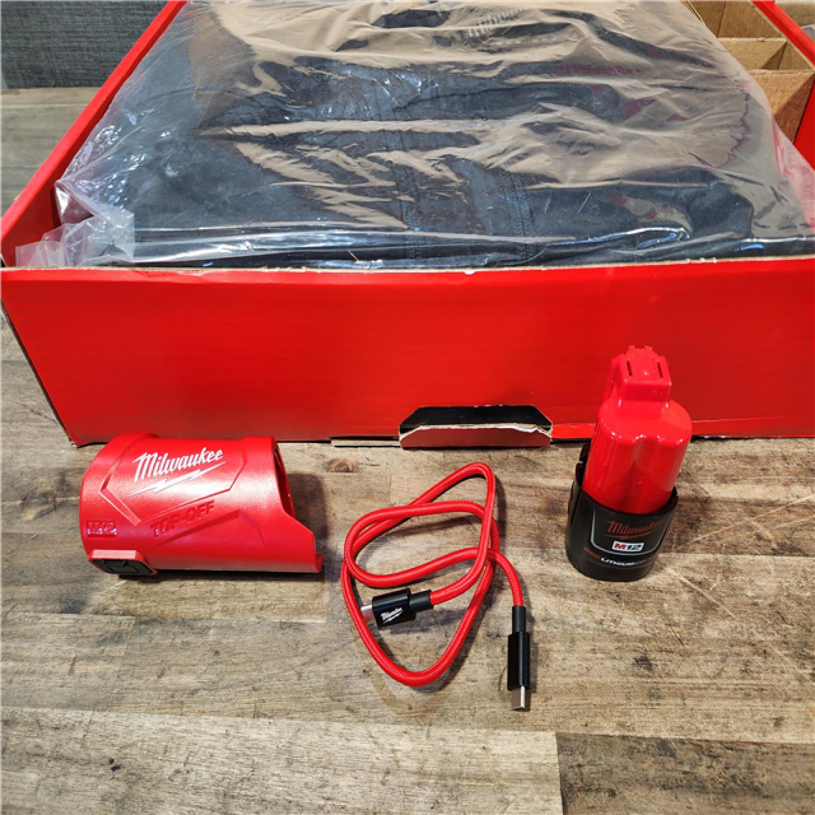 HOUSTON LOCATION - AS-IS MILWAUKEE 2 HEATED CLOTHING COMBO KIT