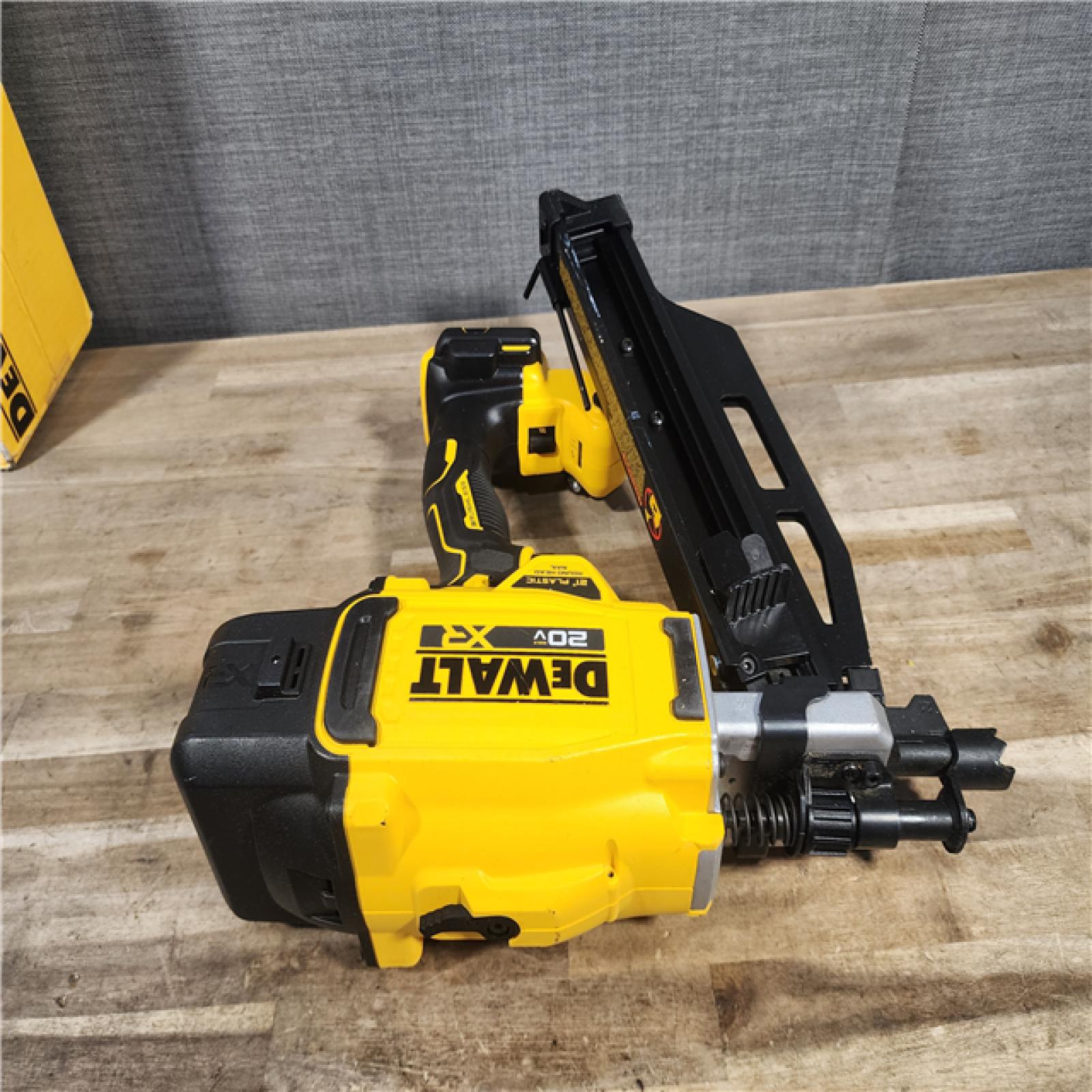 HOUSTON LOCATION - AS-IS DEWALT 20-Volt 21° Cordless Framing Nailer (Tool-Only)