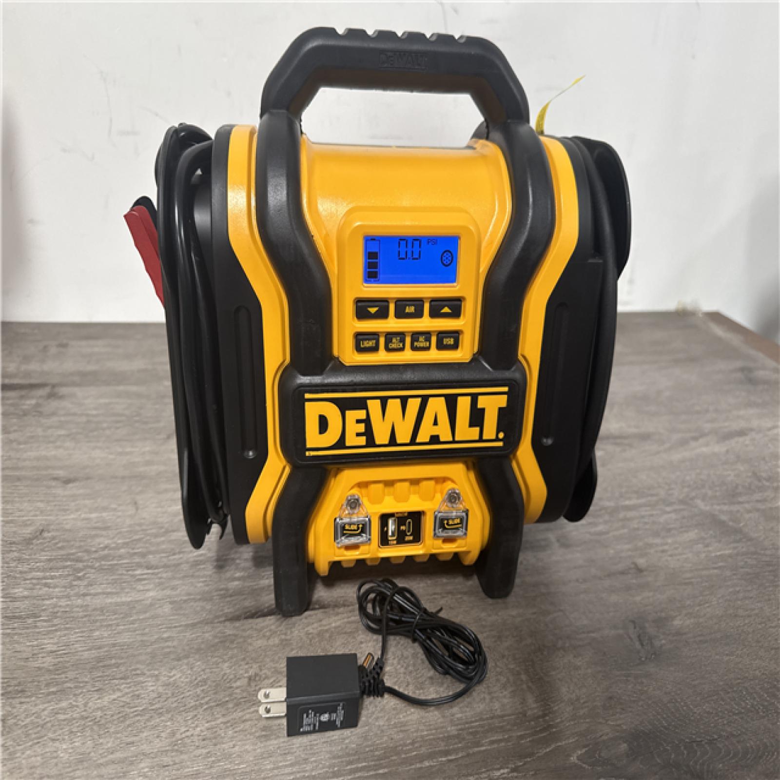 CALIFORNIA LIKE NEW DEWALT DXAEPS14 JUMP STARTER INFLATOR INVERTER